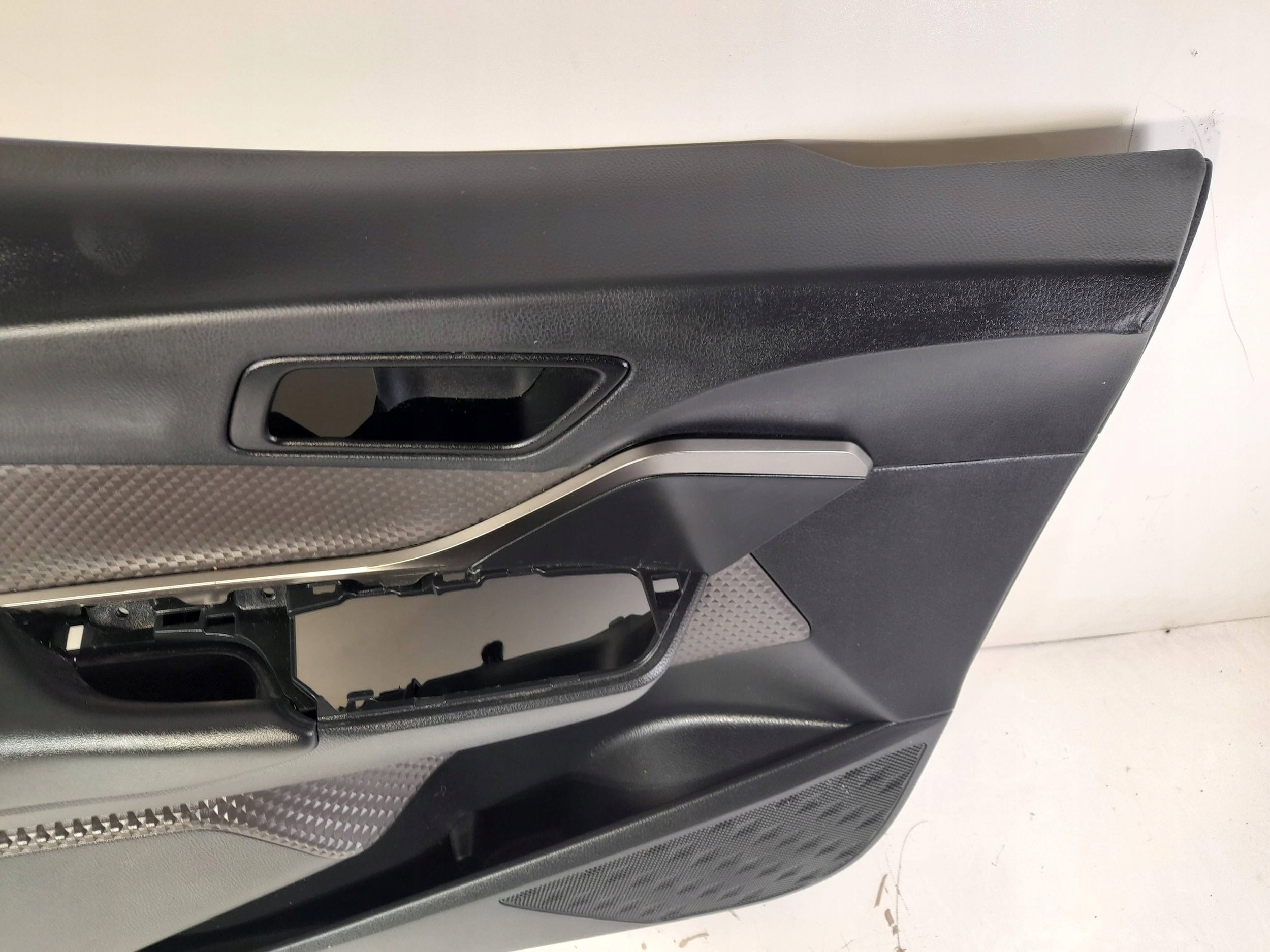 Toyota C-HR and side door front left 67782X1B25 (ET225)