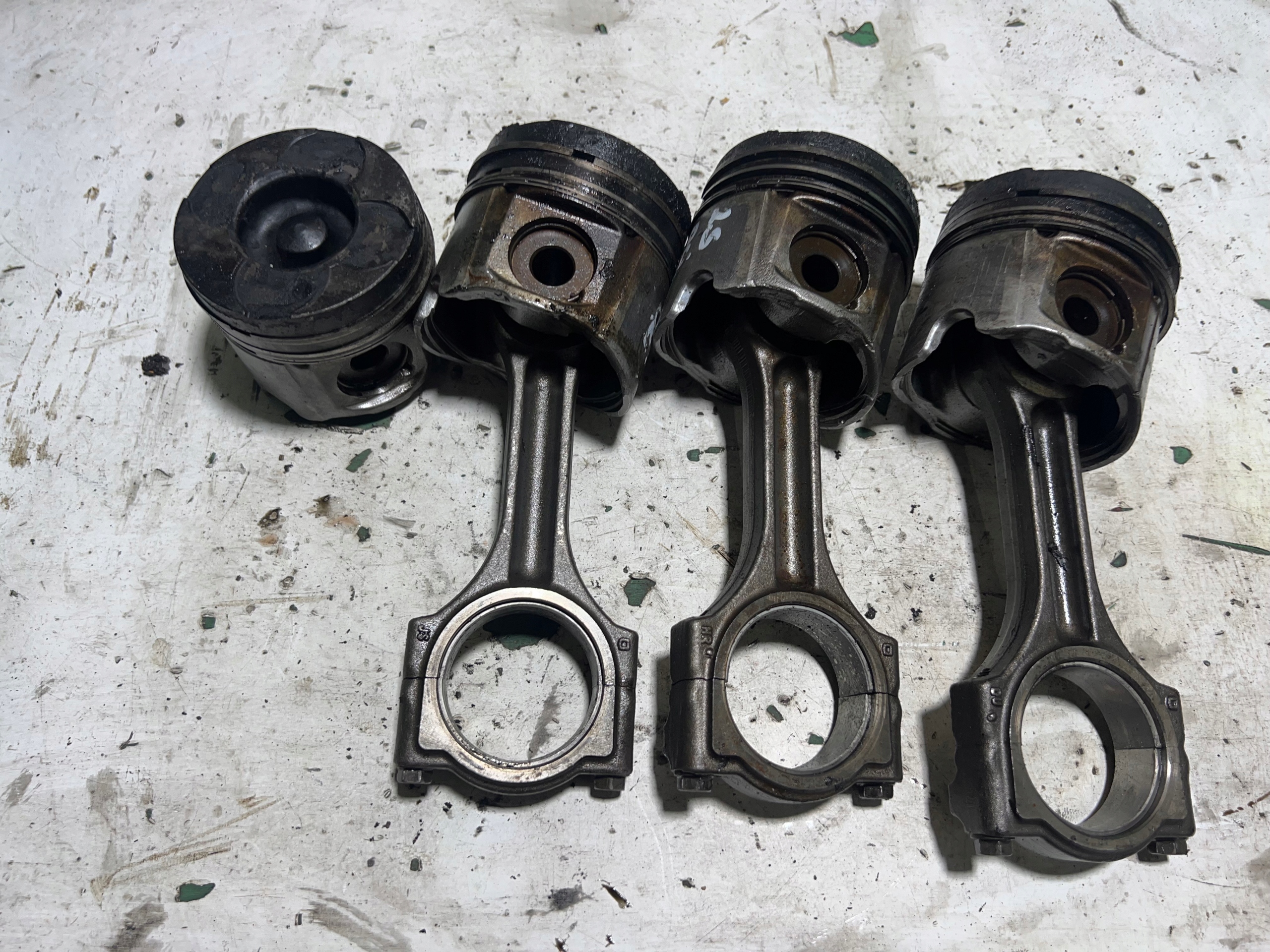 03-06 - МАСТЕР MOVANO II 2.5 DCI ПОРШЕНЬ ШАТУН G9U