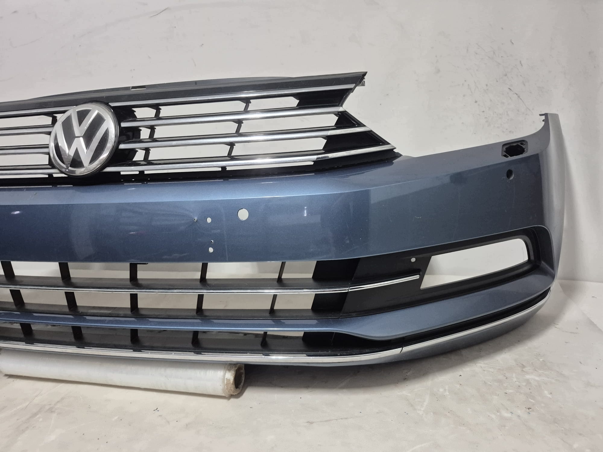VW PASSAT B8 3G0 HIGHLINE 14- bumper front front 4XPDC SPR 3G0807221A