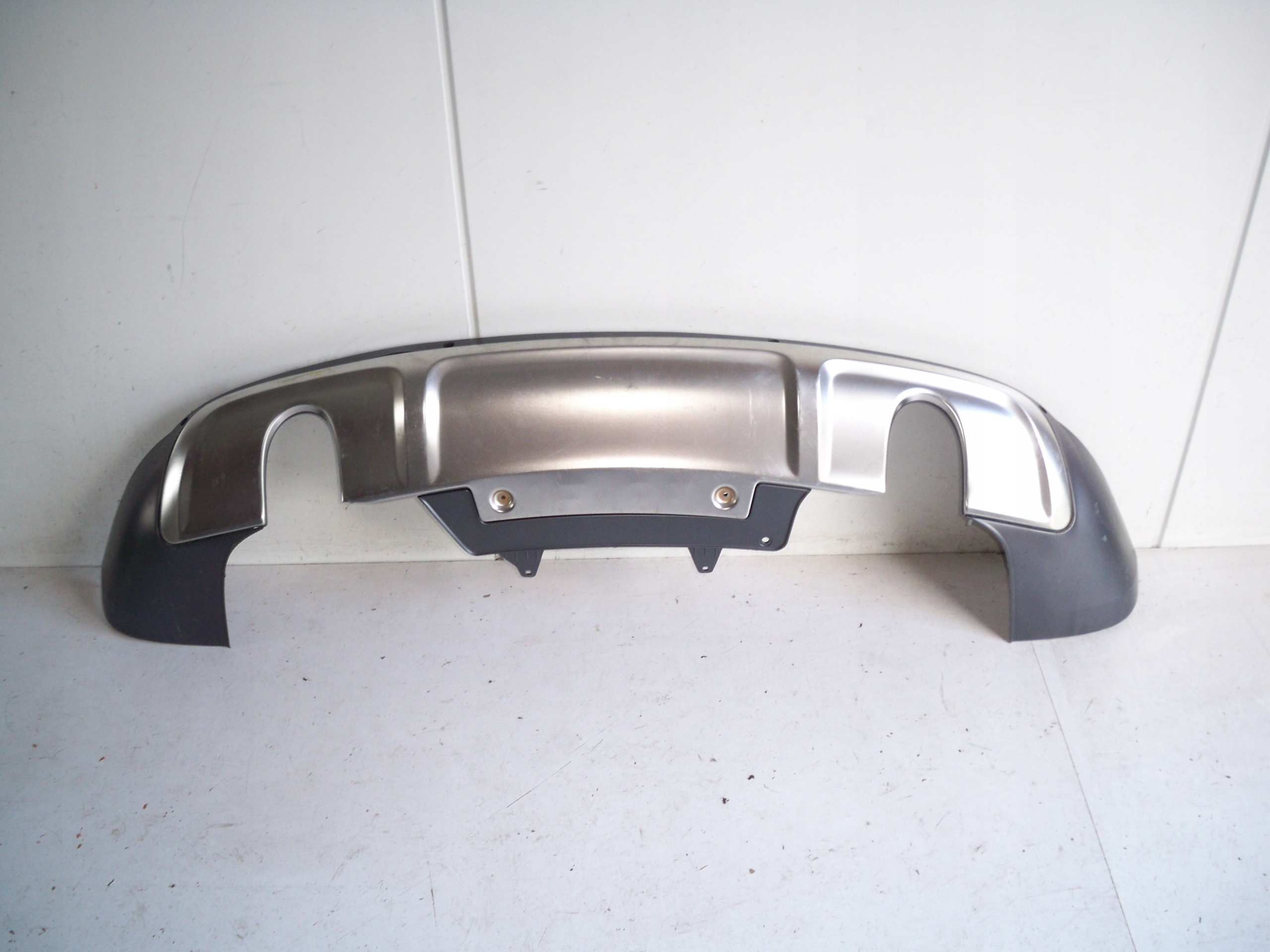 8R0807521AK - Диффузор для губ заднего бампера Audi Q5 CROSS 8R0