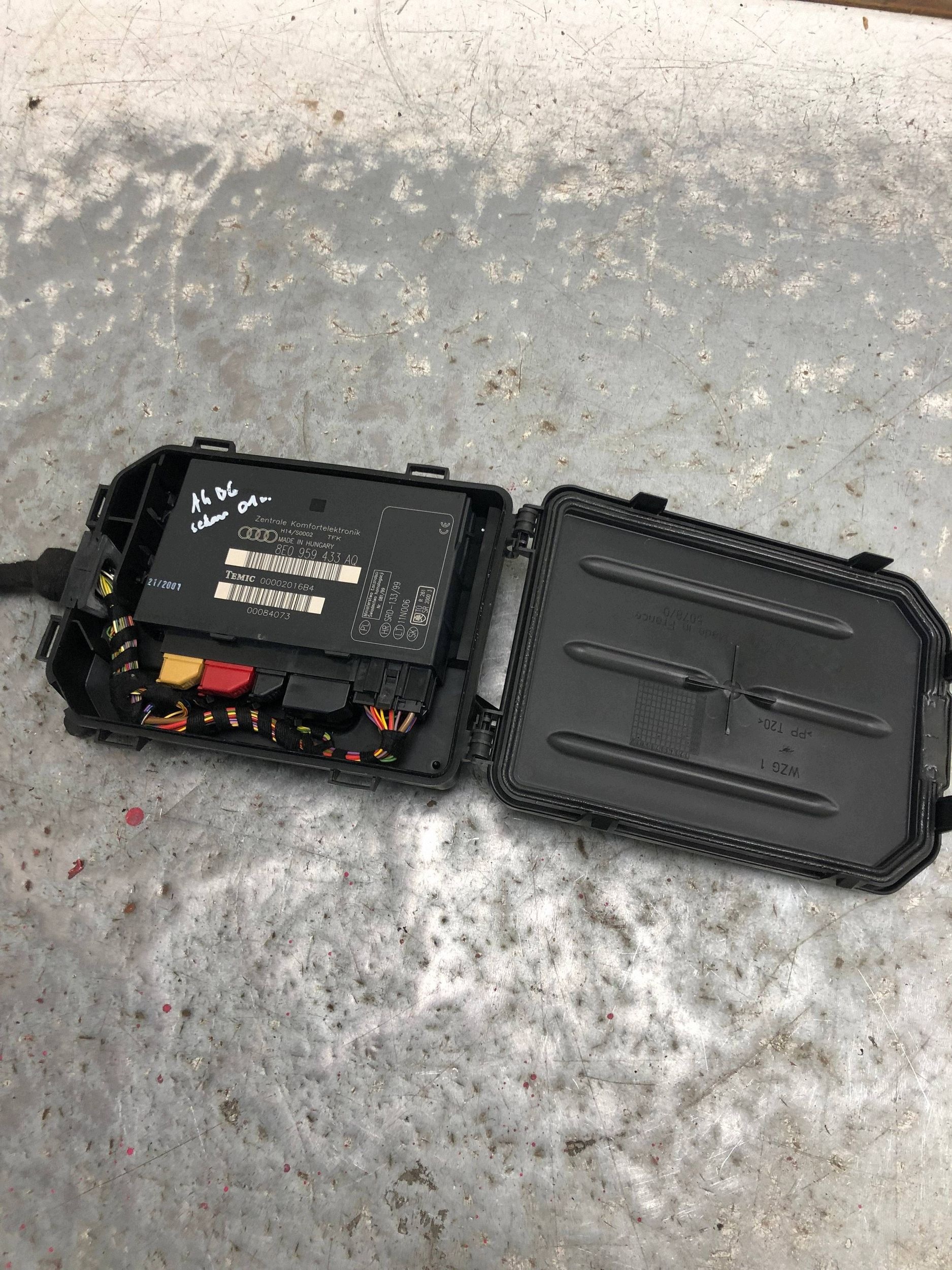 module control unit KOMFORTU AUDI A4 B6 sedan 8E0959433AQ