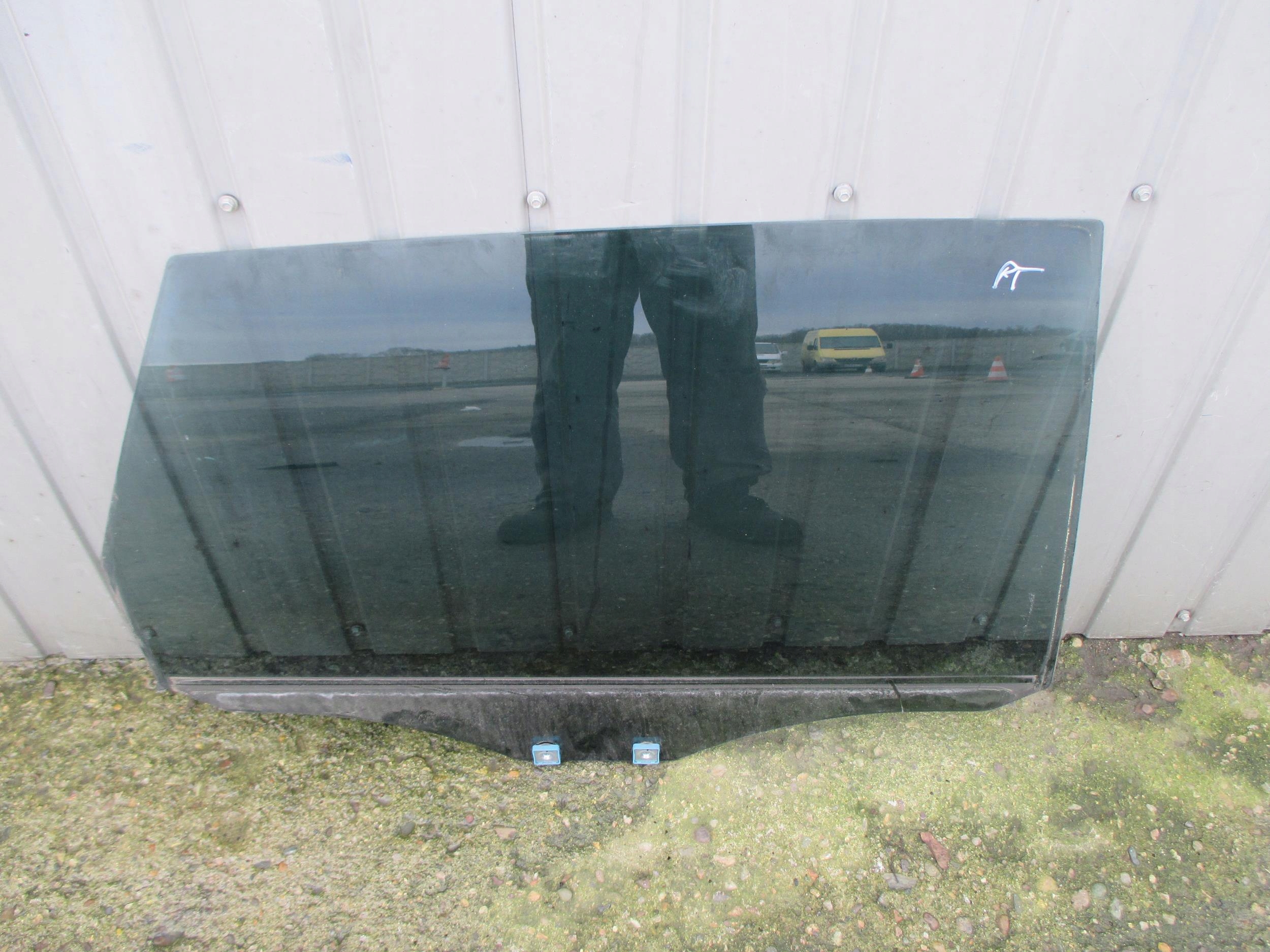 GRANDIS 03 11 SZYBA PRAWY TYL