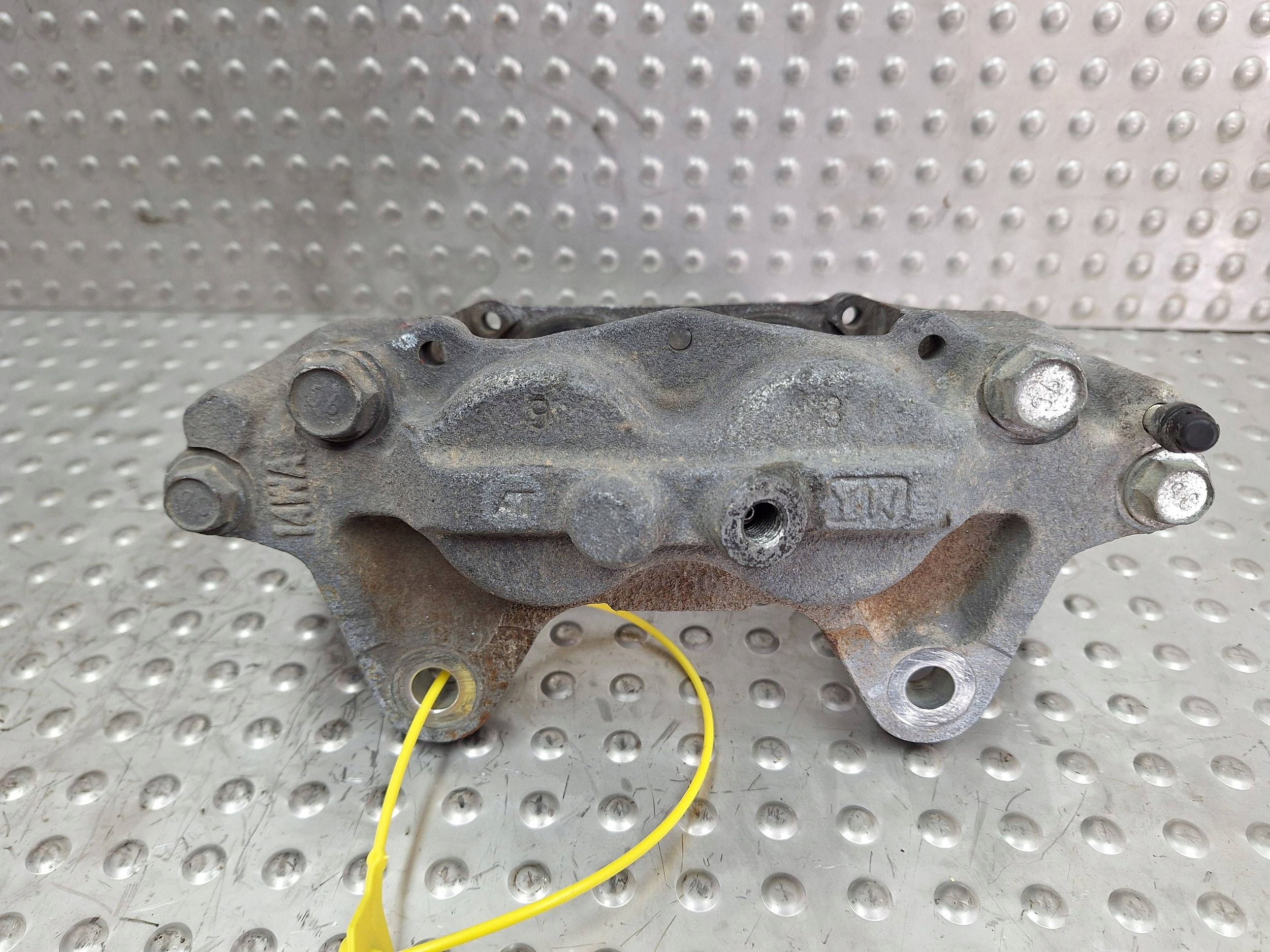 caliper brake left front TOYOTA LAND CRUISER 150 09-13