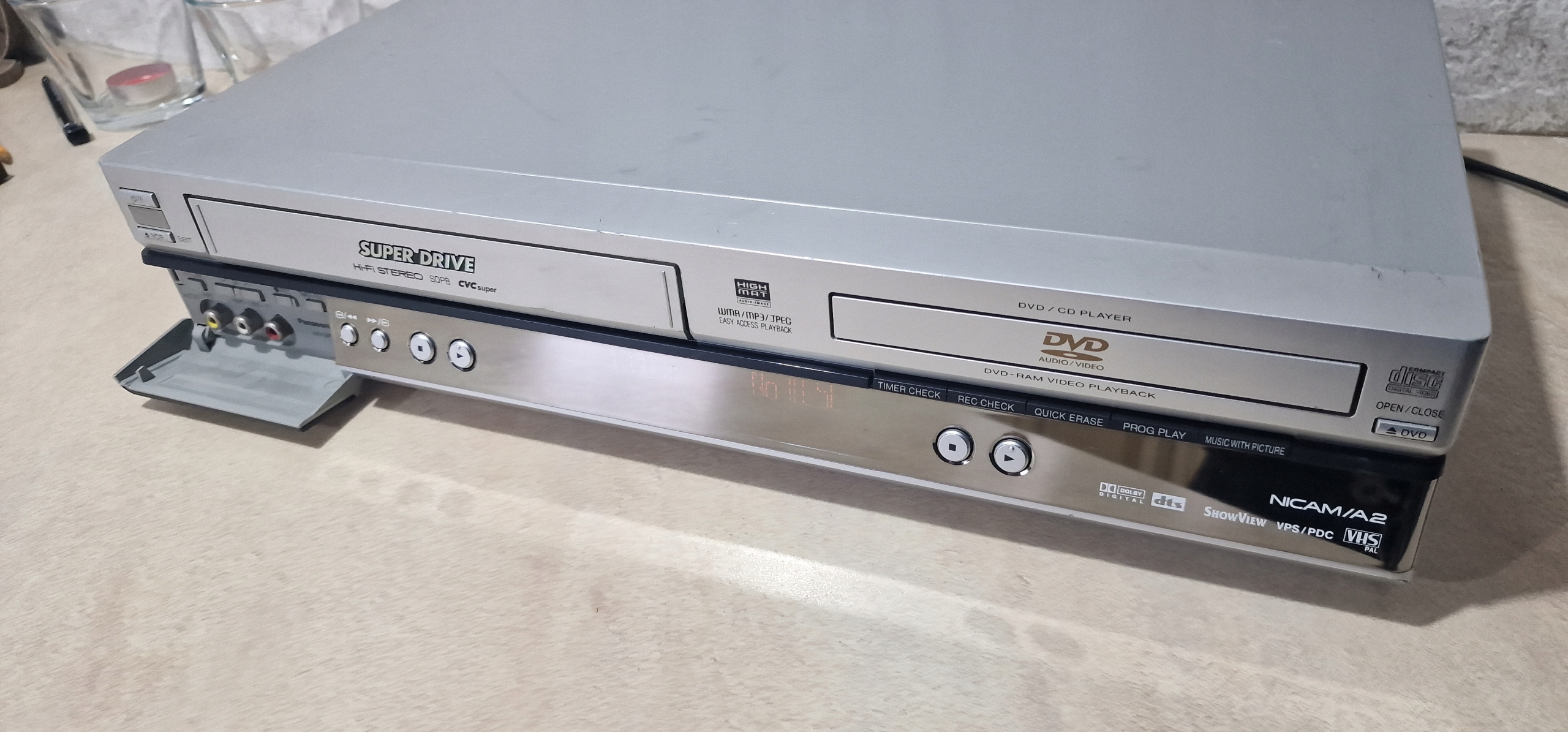 【推奨の逸品】Panasonic NV-VP30 リモコン付き Amazon | PANASONIC NV-VP30 DVDプレーヤー一体型Gコード付