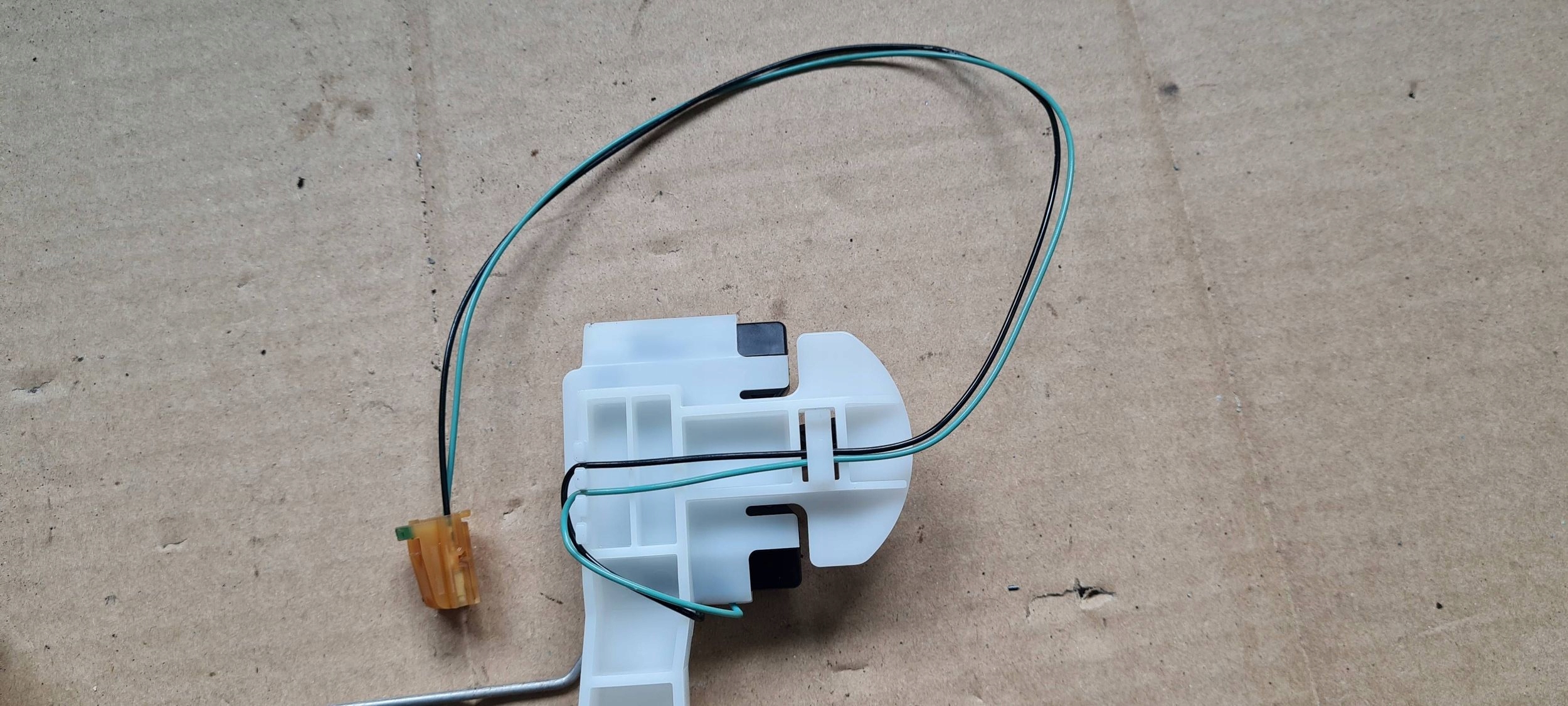 Q5 80A snimač razine goriva benzin 80A919047F