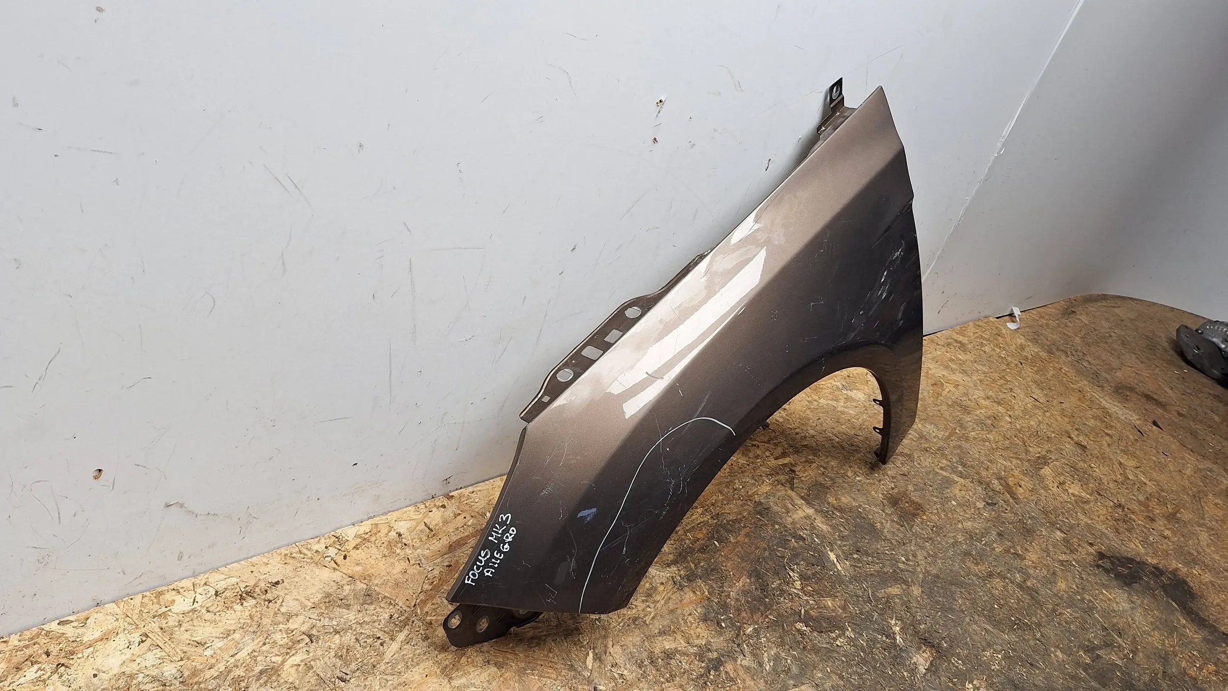 fender front left BM51-A16C199-AC FORD FOCUS MK3 10