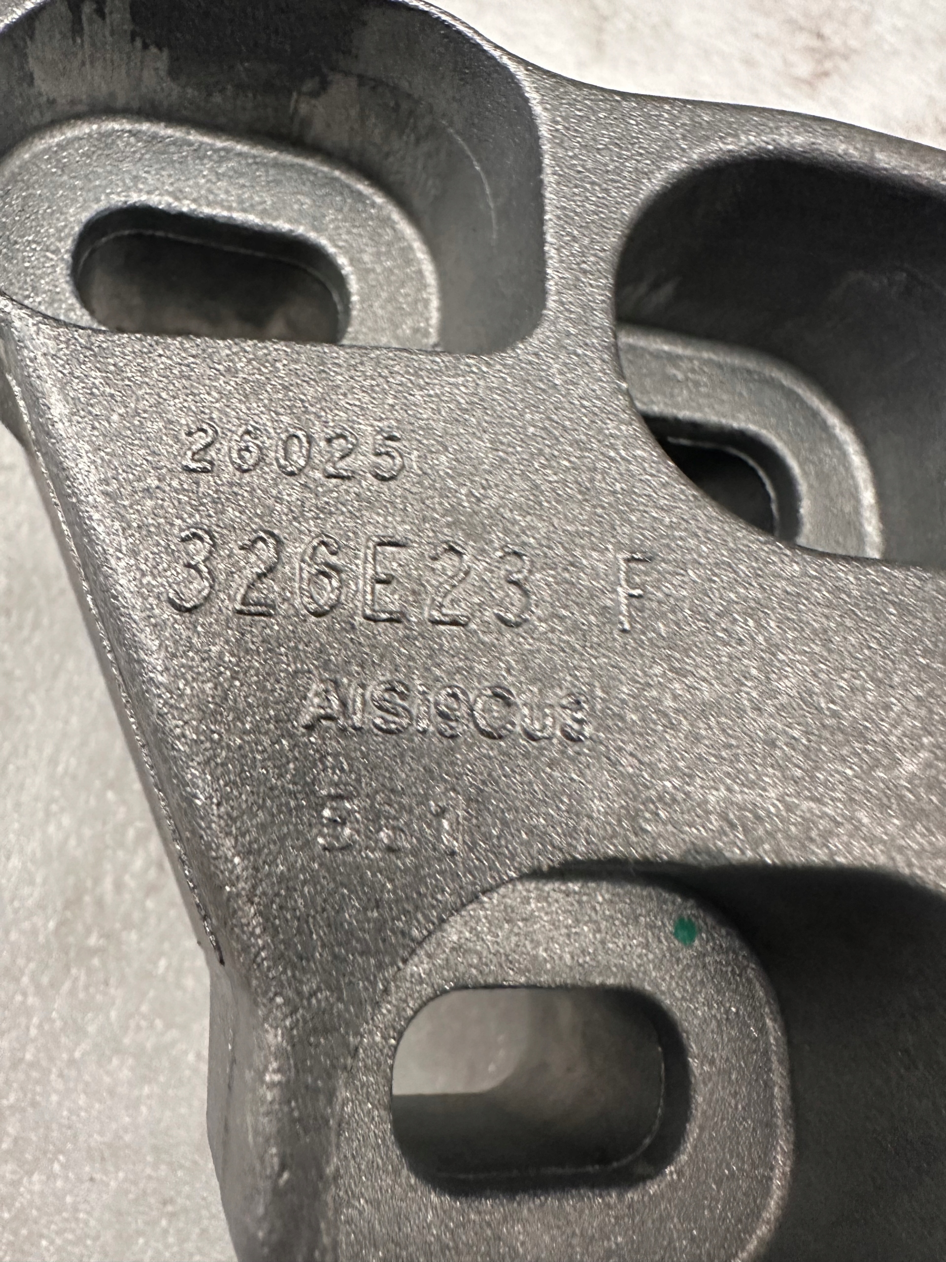 ŁAPA SILNIKA MERCEDES 326E23F.... Producent części Mercedes-Benz OE