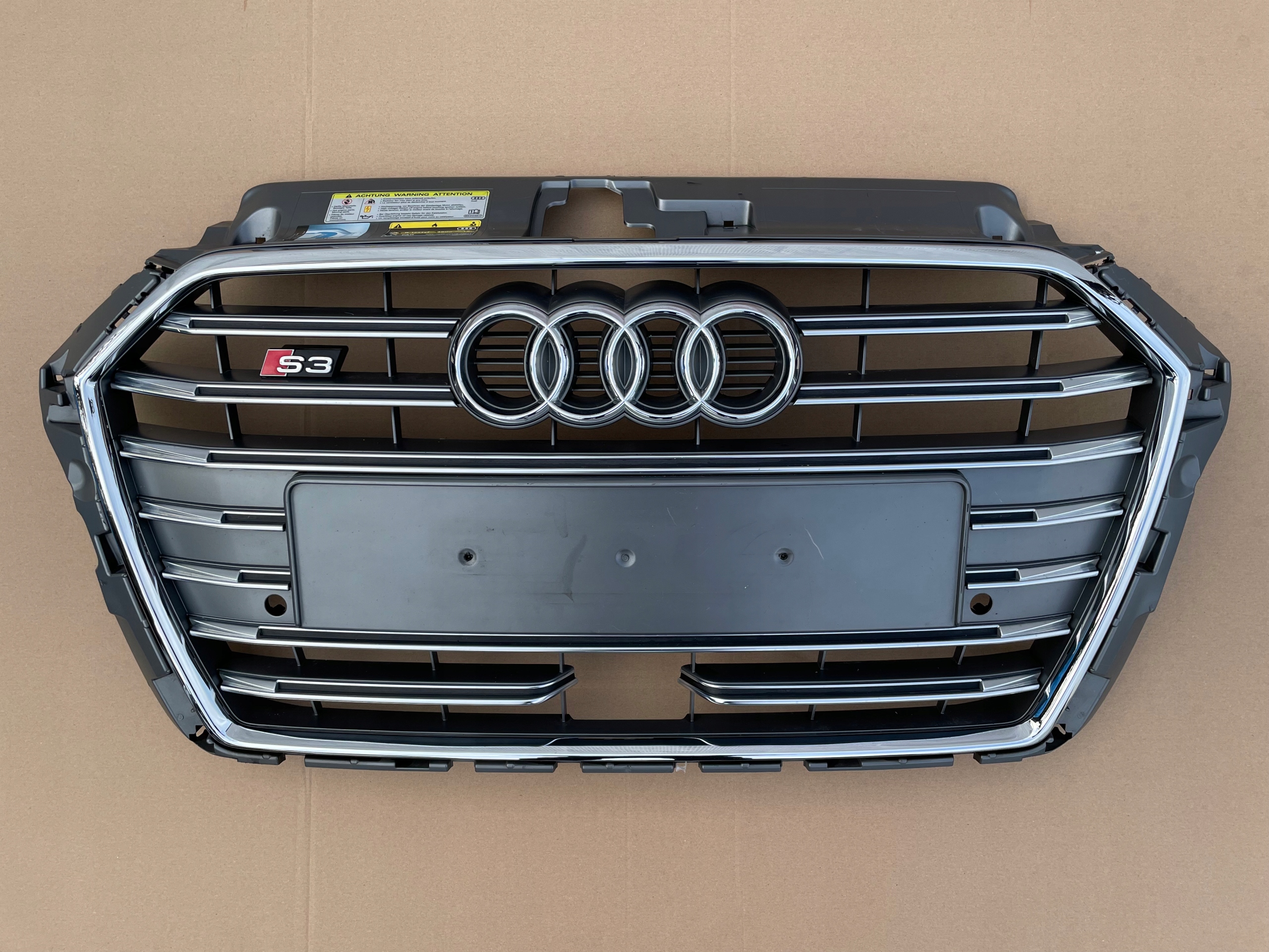 AUDI A3 S3 8V ATRAPA CHŁODNICY GRILL