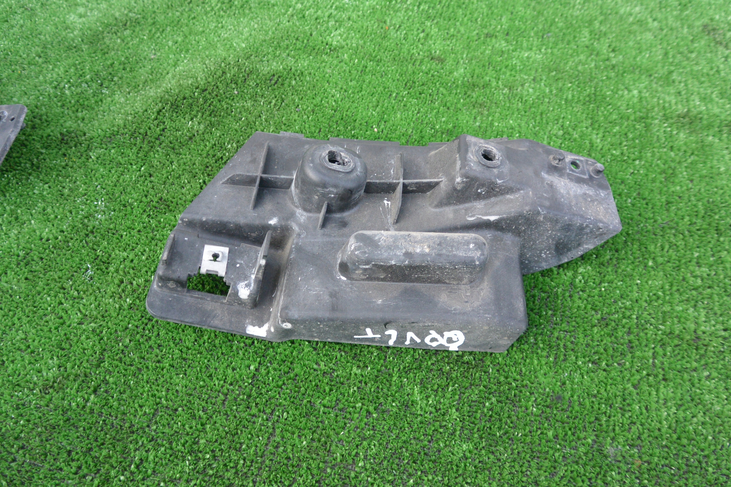 bumper bracket rear part MASERATI QUATTROPORTE VI