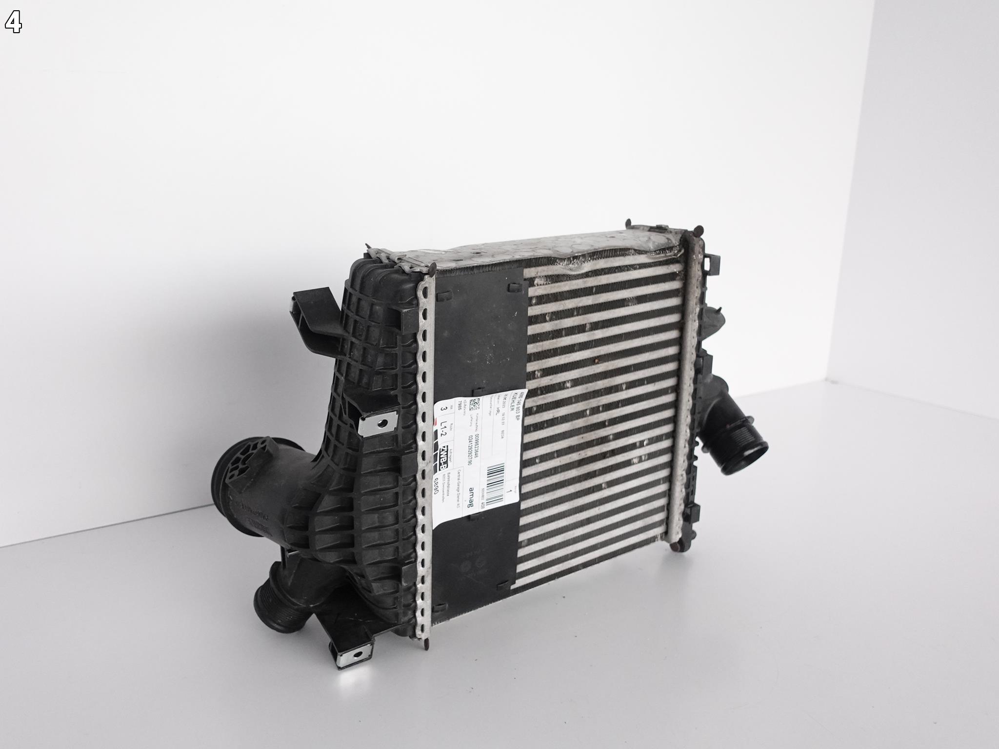 AUDI Q7 Q8 4M0 VW TOUAREG 760 intercooler left