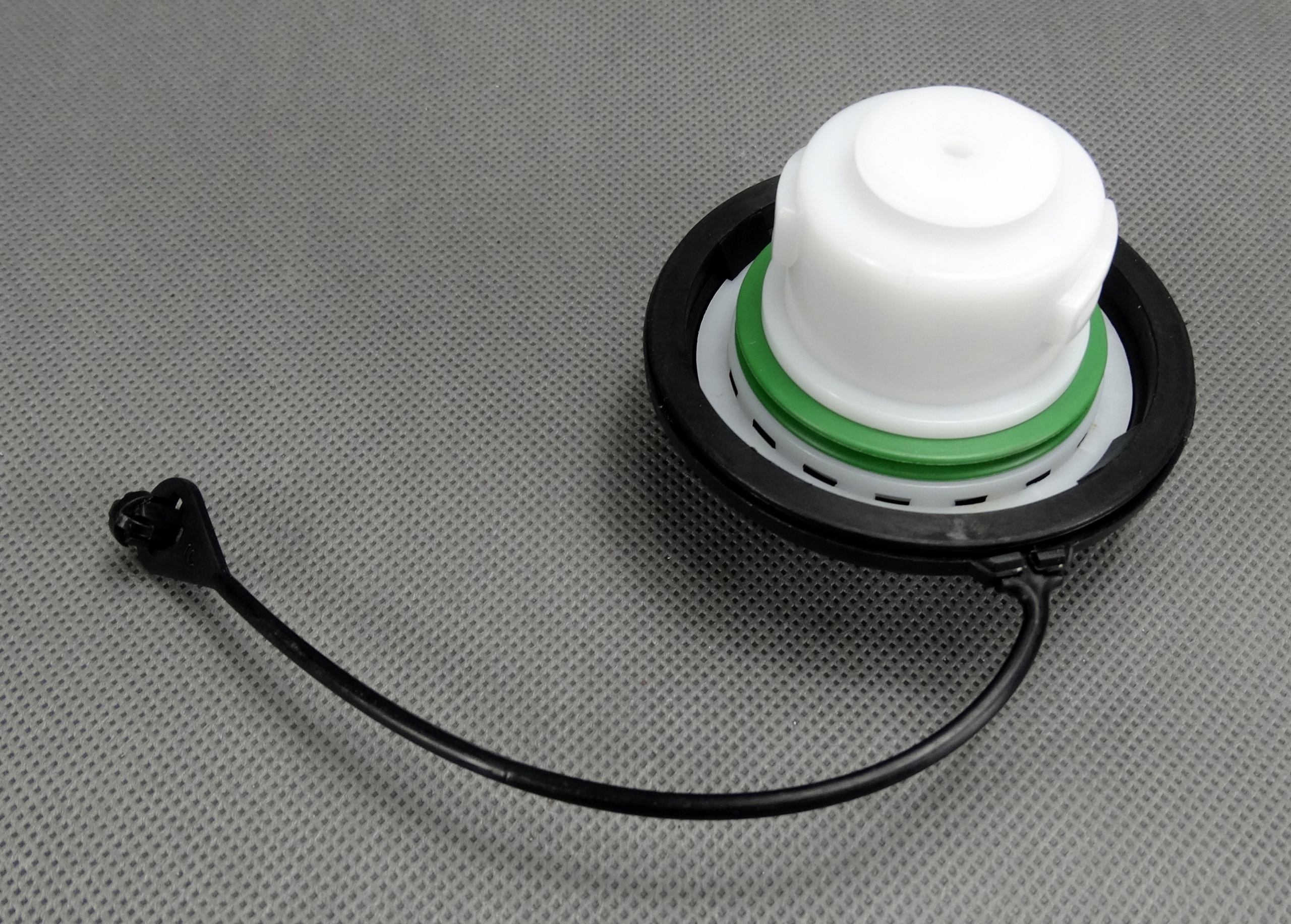 KOREK WLEWU PALIWA FOCUS S-MAX C-MAX GALAXY 2005- Producent części Inny