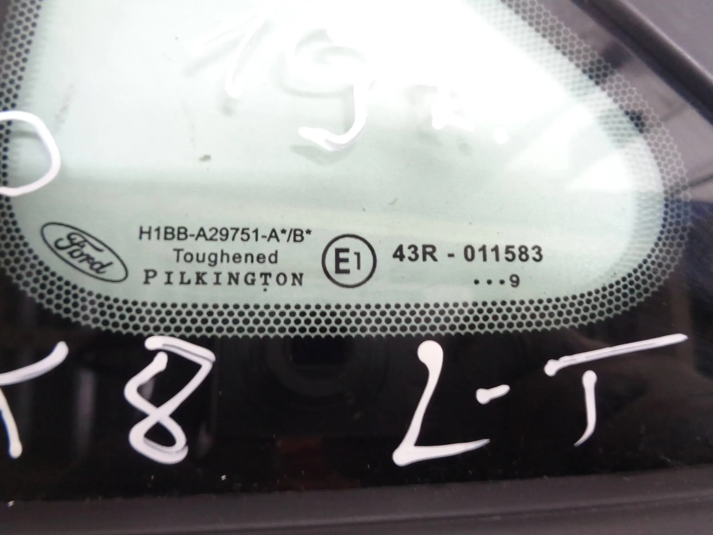 FORD FIESTA MK8 window bodywork left rear part rear 19R