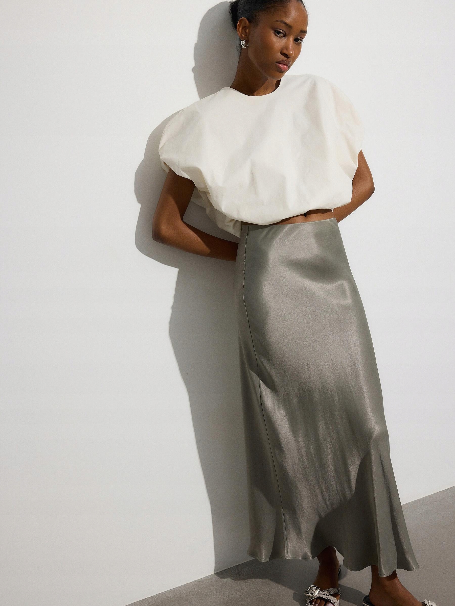 SPÓDNICA MIDAXI SATYNOWA PROSTA GŁADKA KLASYCZNA NA GUMCE ODCIEŃ KHAKI L Materiał dominujący wiskoza