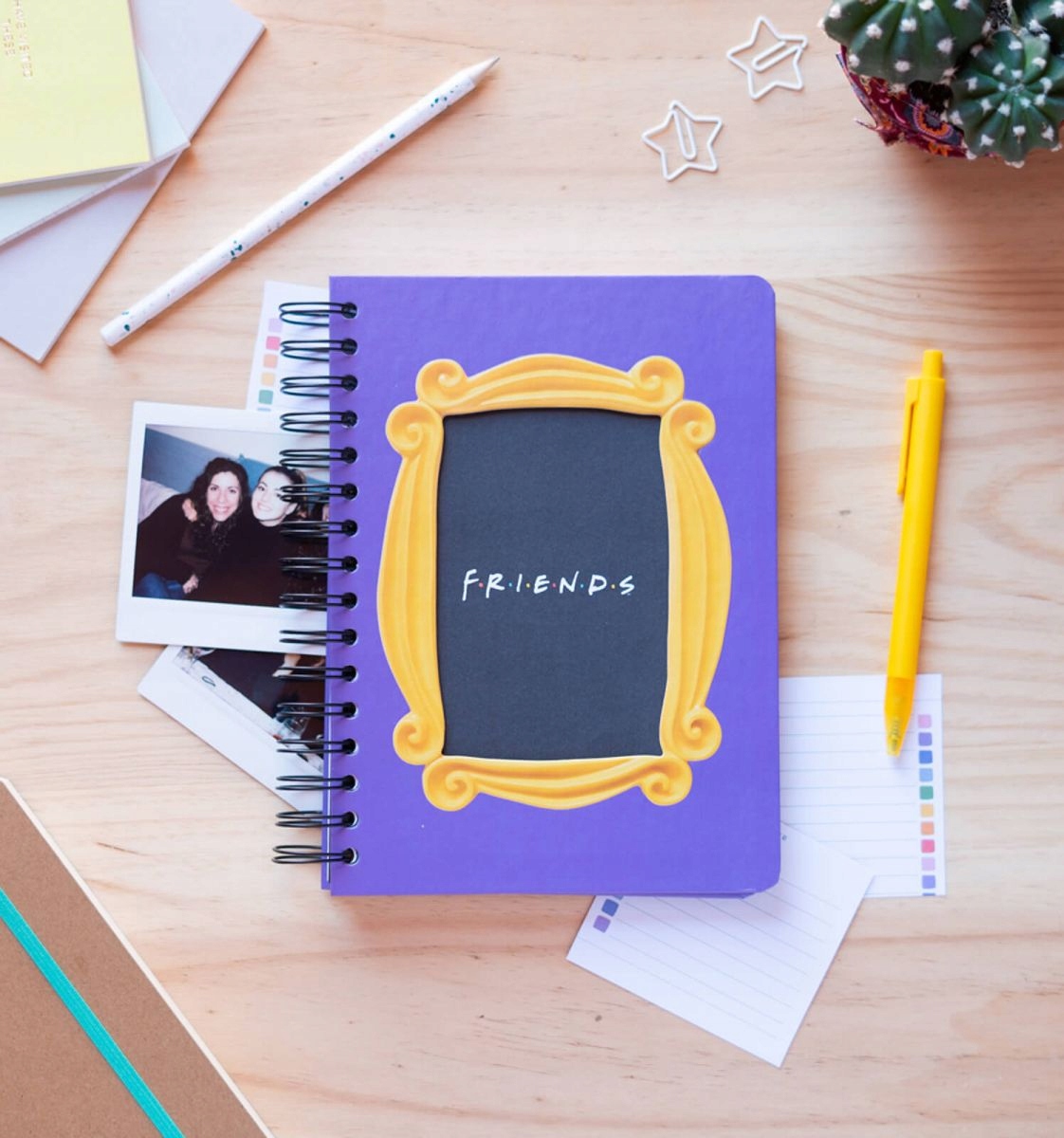 Friends Przyjaciele fioletowy kropkowany notes A5 Rozmiar A5