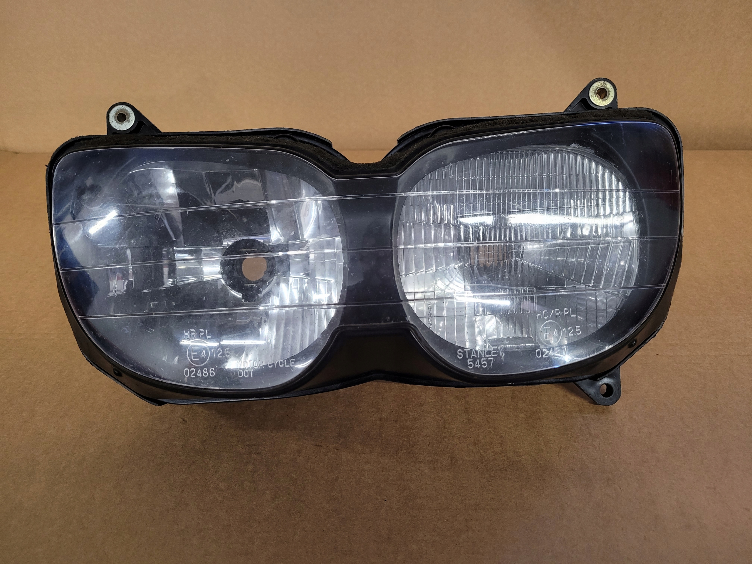 Honda CBR 900 RR SC 33 reflektor lampa przód