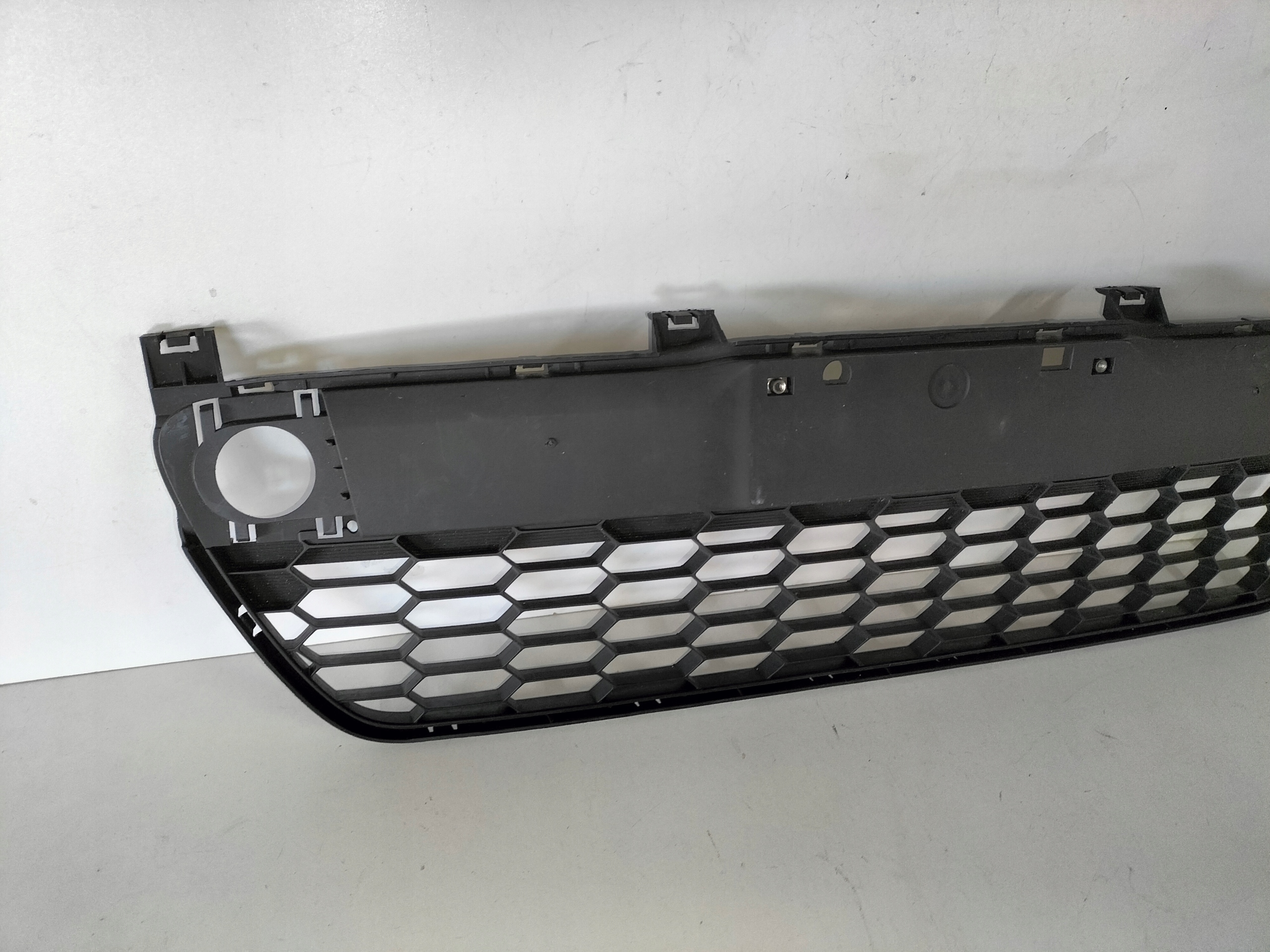 Grill Lüftungsgitter der Stoßstange mitte MAZDA 2 07-10