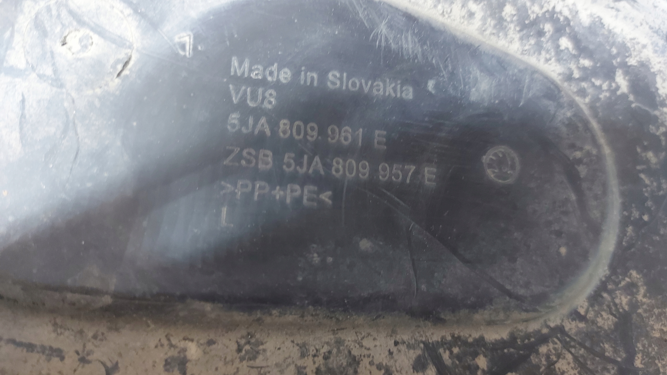 mudguard left left front front SKODA RAPID 12