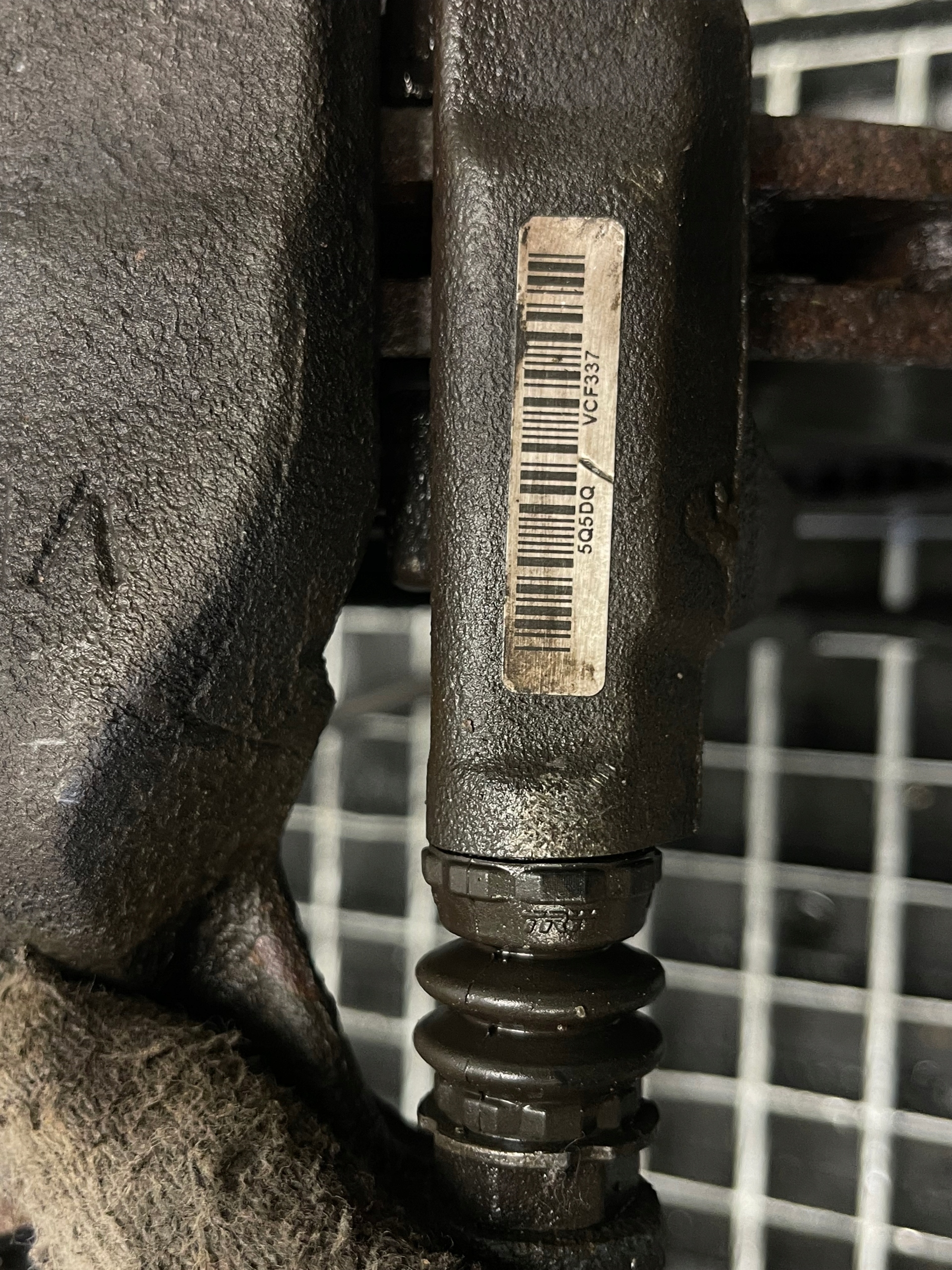 caliper left front + disc 310MM VOLKSWAGEN TOURAN III 5TA 1.6 TDI