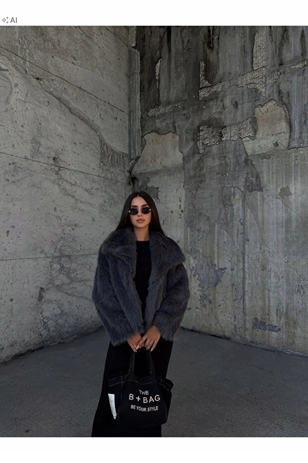 Hladká Dámská Kožešinová Bunda V Elegantním Stylu S 5IA