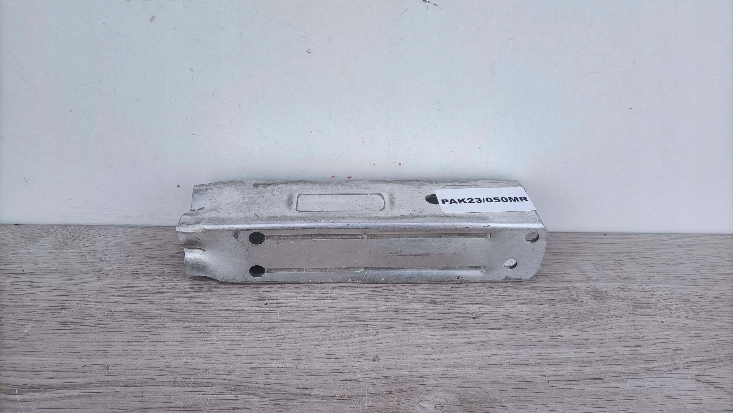 AUDI A6 C6 4F left beam tip front sider bracket 4F0807133 PAK23/050MR