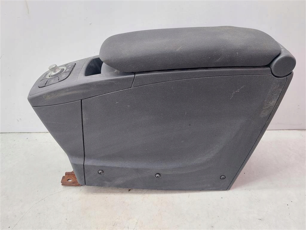 подлокотник тунель renault SCENIC III 2009-2013R