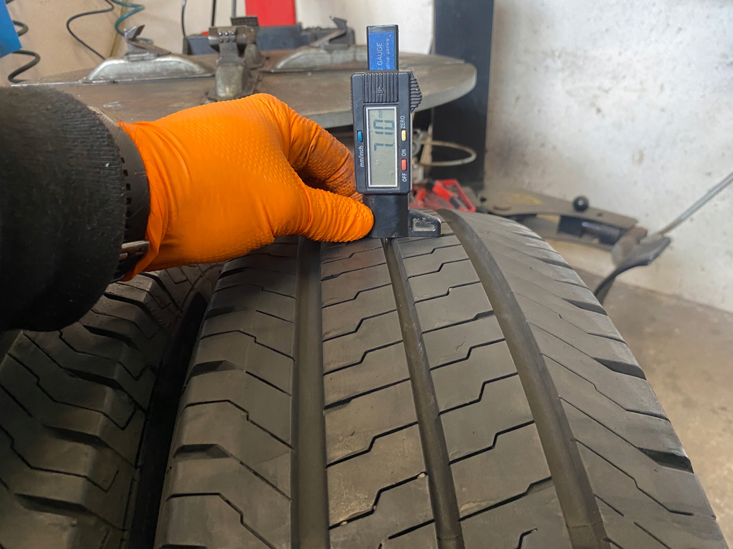 2 tyres summer 215/60R17C CONTINENTAL VanContact Eco 7,5mm 2023r