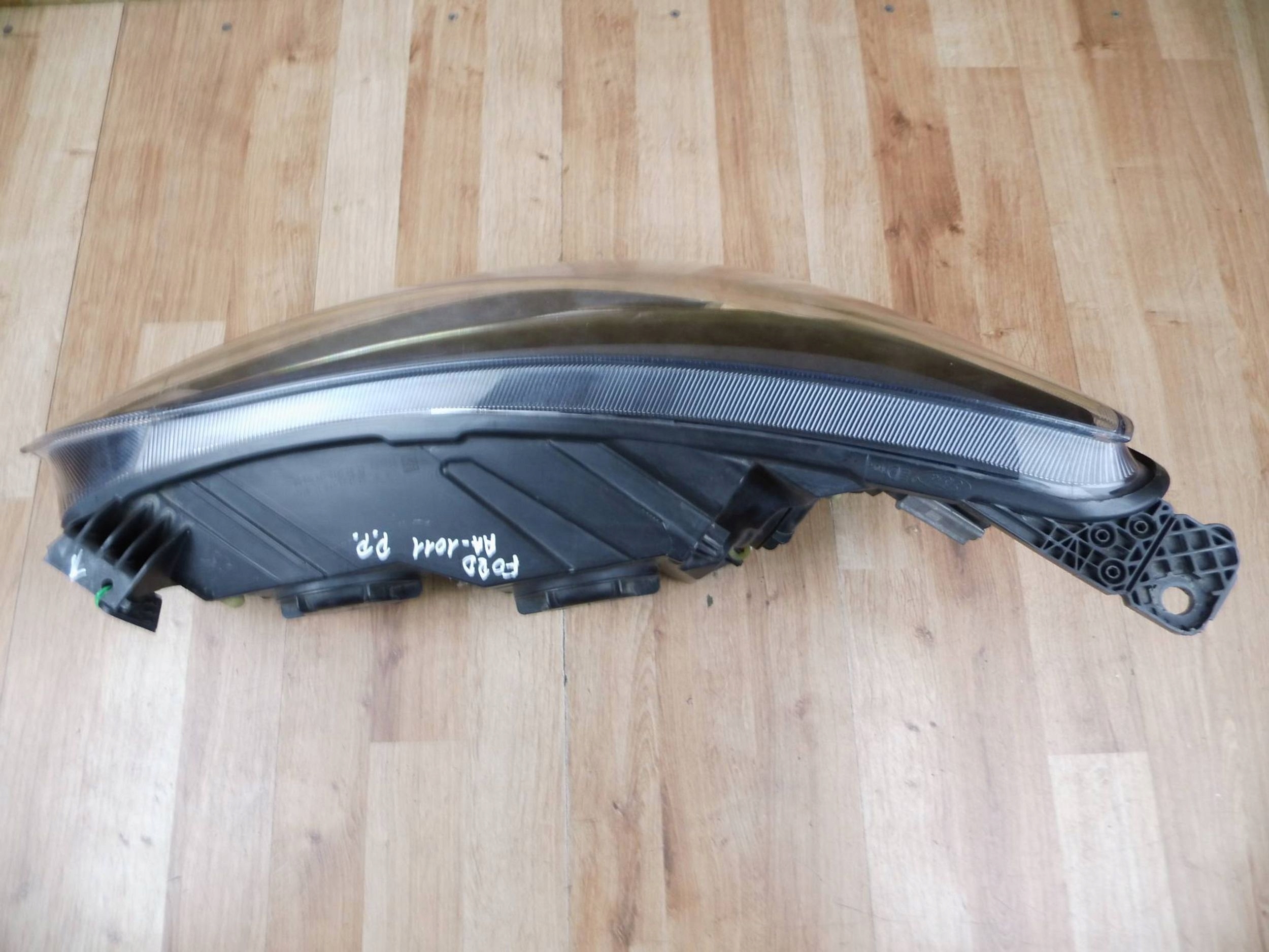 Ford Focus IV MK4 2018+ light right front front right JX7B13W029CE