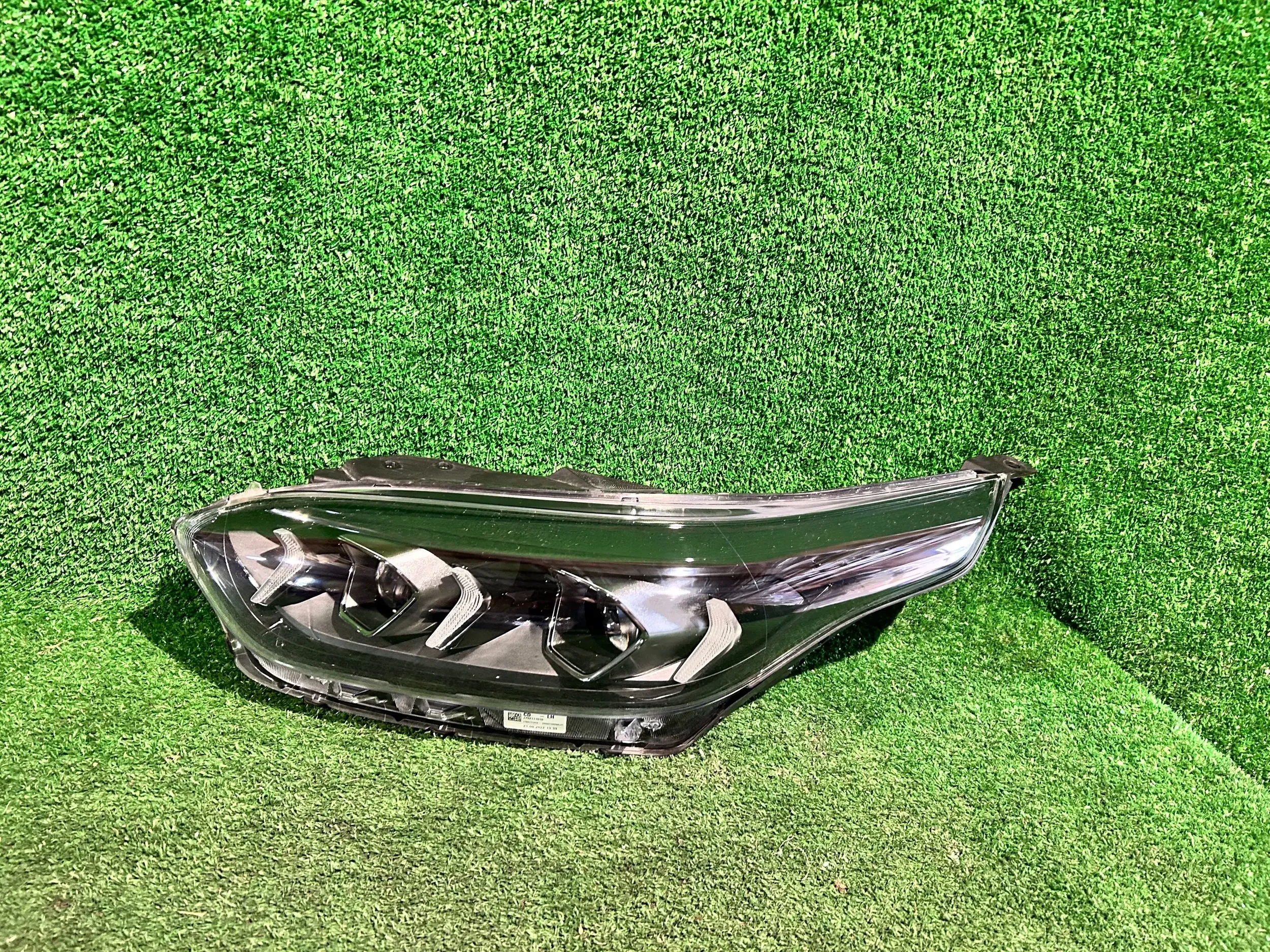 REFLEKTOR left KIA CEED III LIFT 92101J7500
