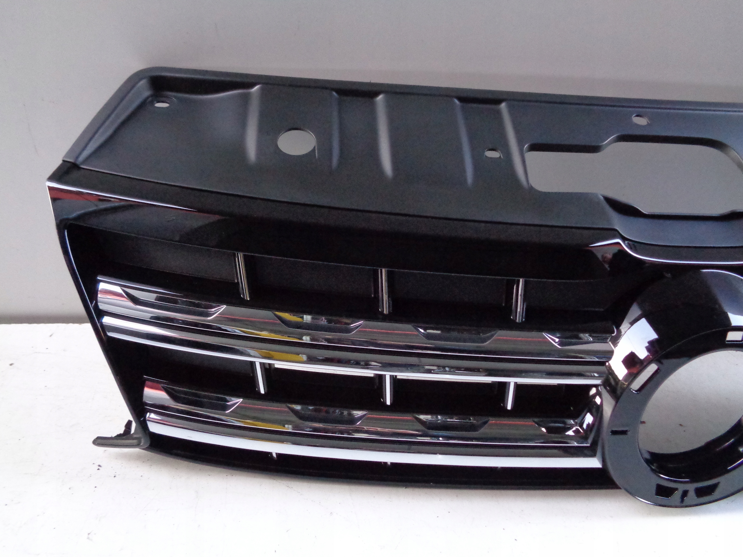 NO-WA-- Grille VW AMAROK 2H 2H0 16- LIFT