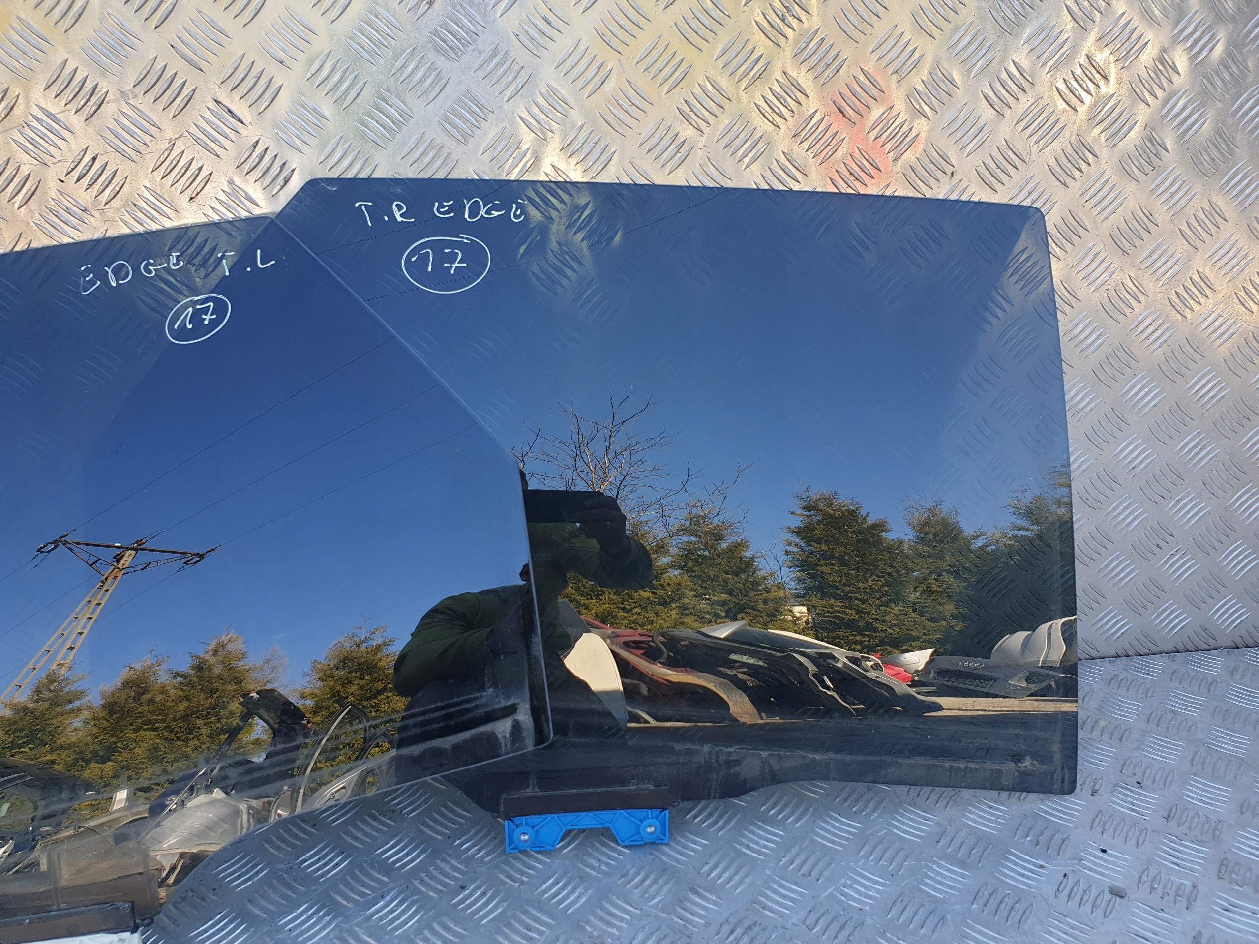 SZYBA DRZWI TYŁ LEWA PRAWA EDGE II MK2 VIGNALE Strona zabudowy tył - lewa