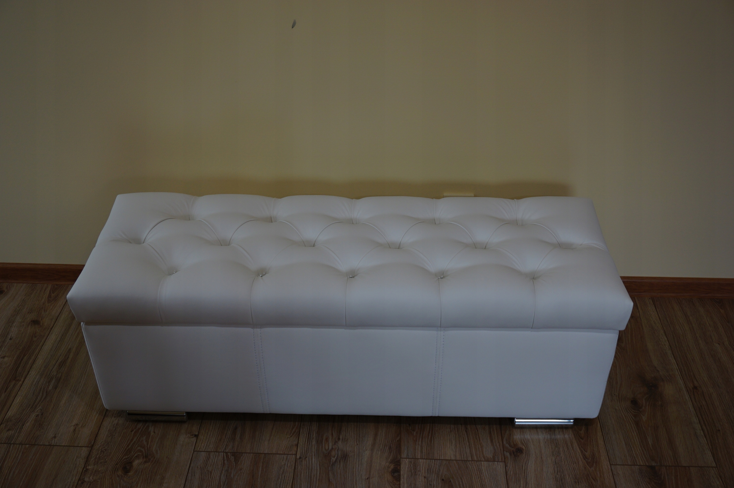 Pufa, ławeczka otwierana na automacie chesterfield Szerokość mebla 120 cm