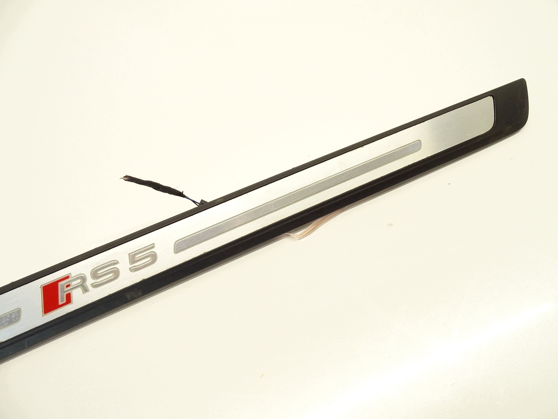 moulding threshold LED right side AUDI A5 / S5 / RS5 8W6947418B