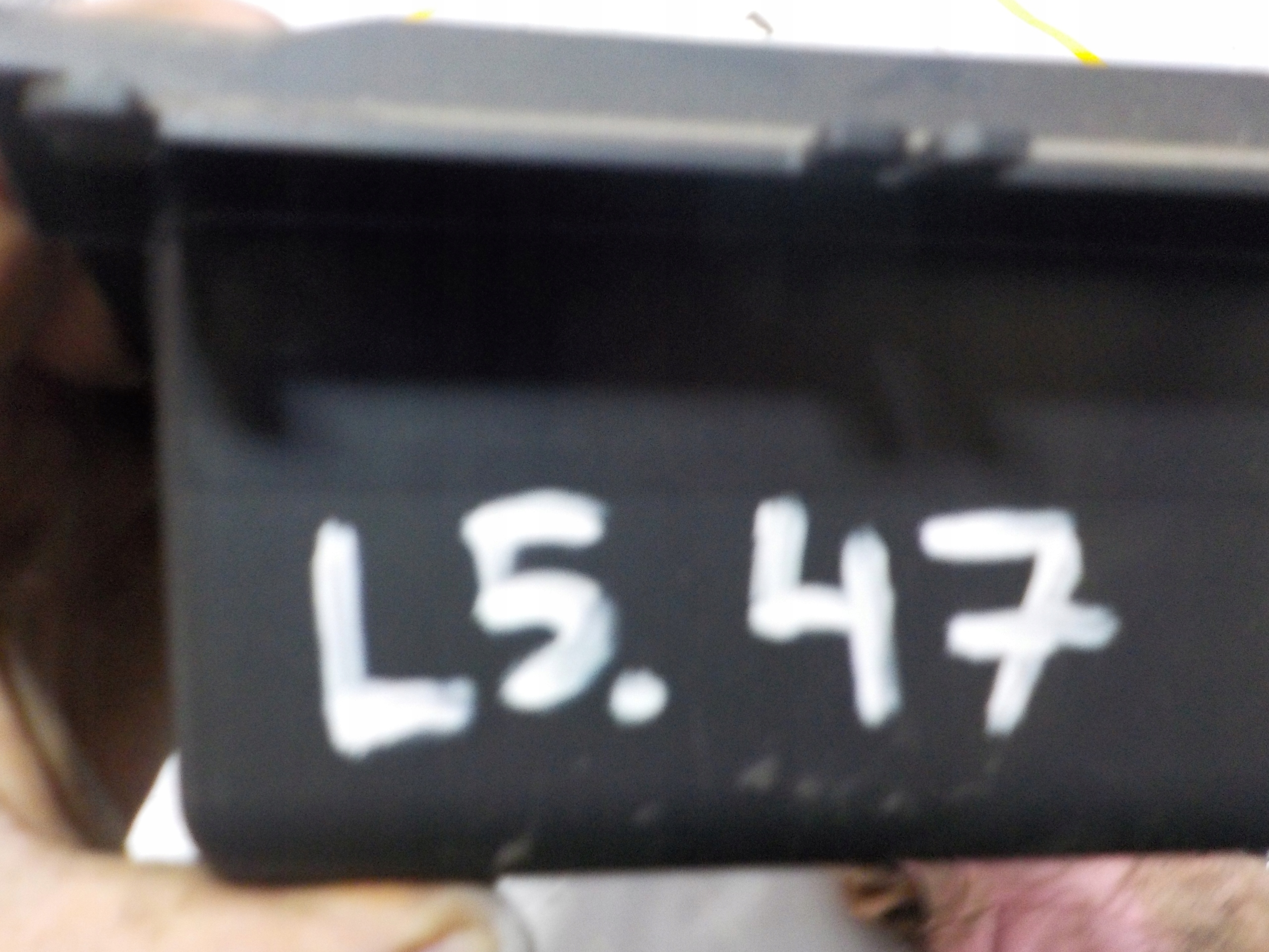 бардачок vw Golf V 1.6 1K0858329