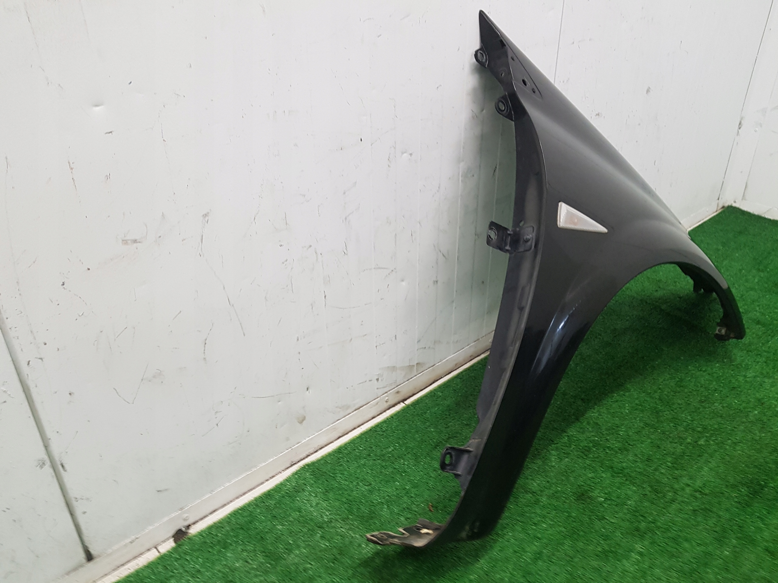 fender right front RENAULT MEGANE 2 8200495403