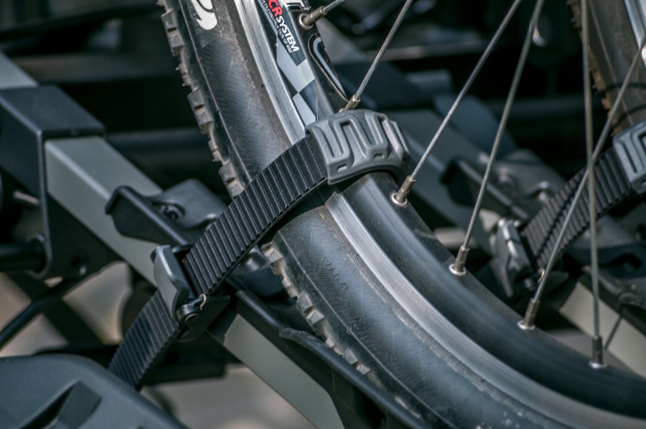 BAGAZNIK NA HAK NA 3 ROWERY INTER PACK SPIDER 3 Bicycle frame diameter 2280 mm