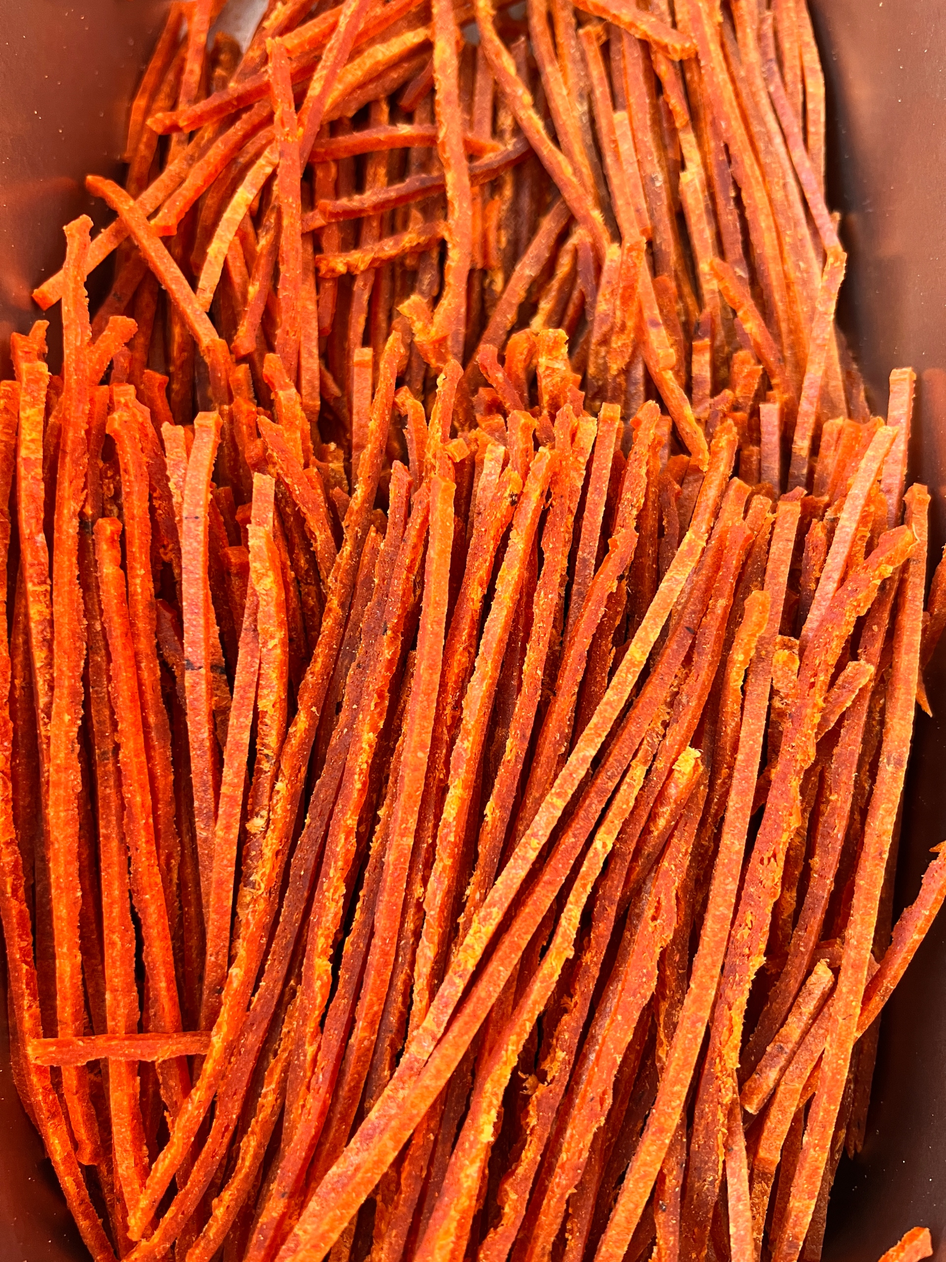 Sušené rybí nudličky s lososem 1kg pivní svačinka