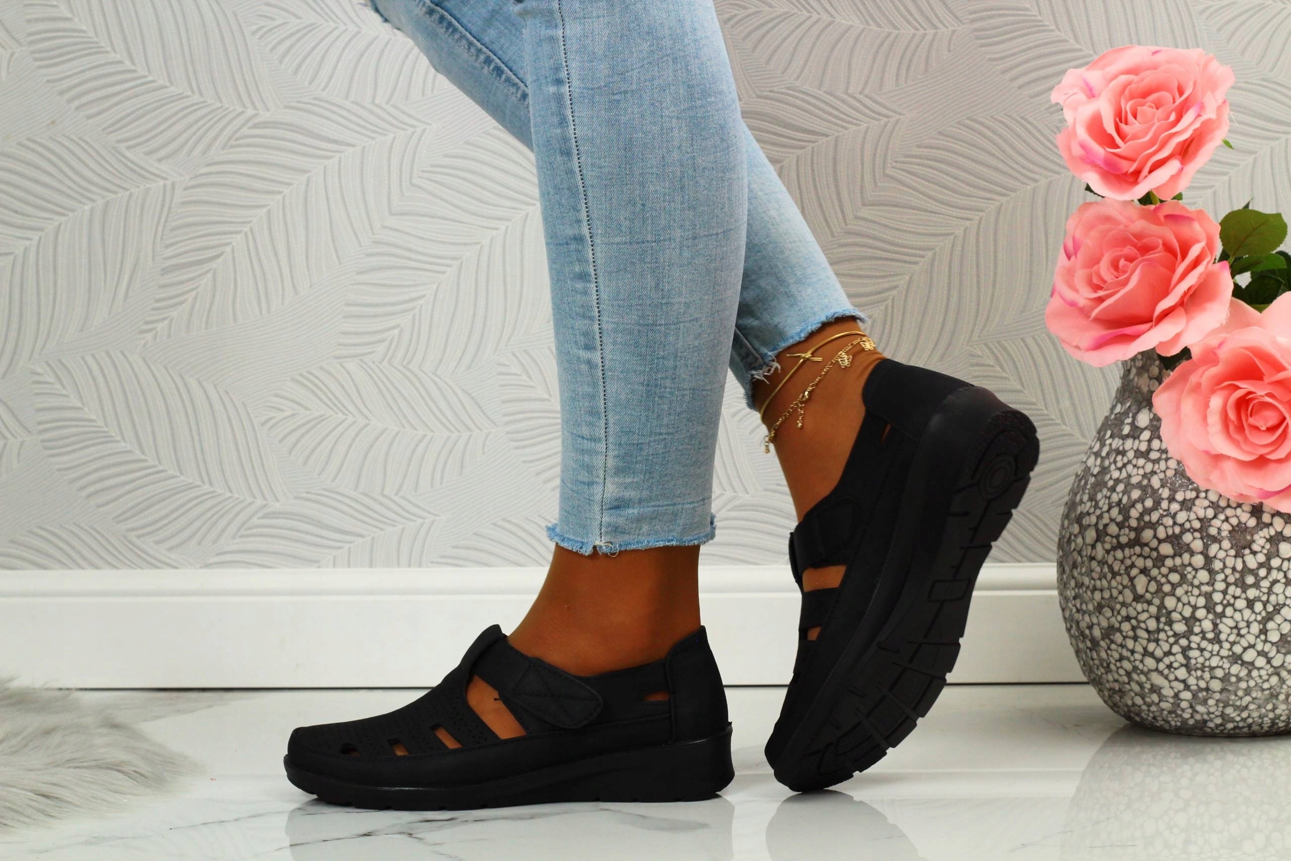 PÓŁBUTY DAMSKIE BUTY NA RZEP AŻUROWE SKÓRA NISKIE Marka inna