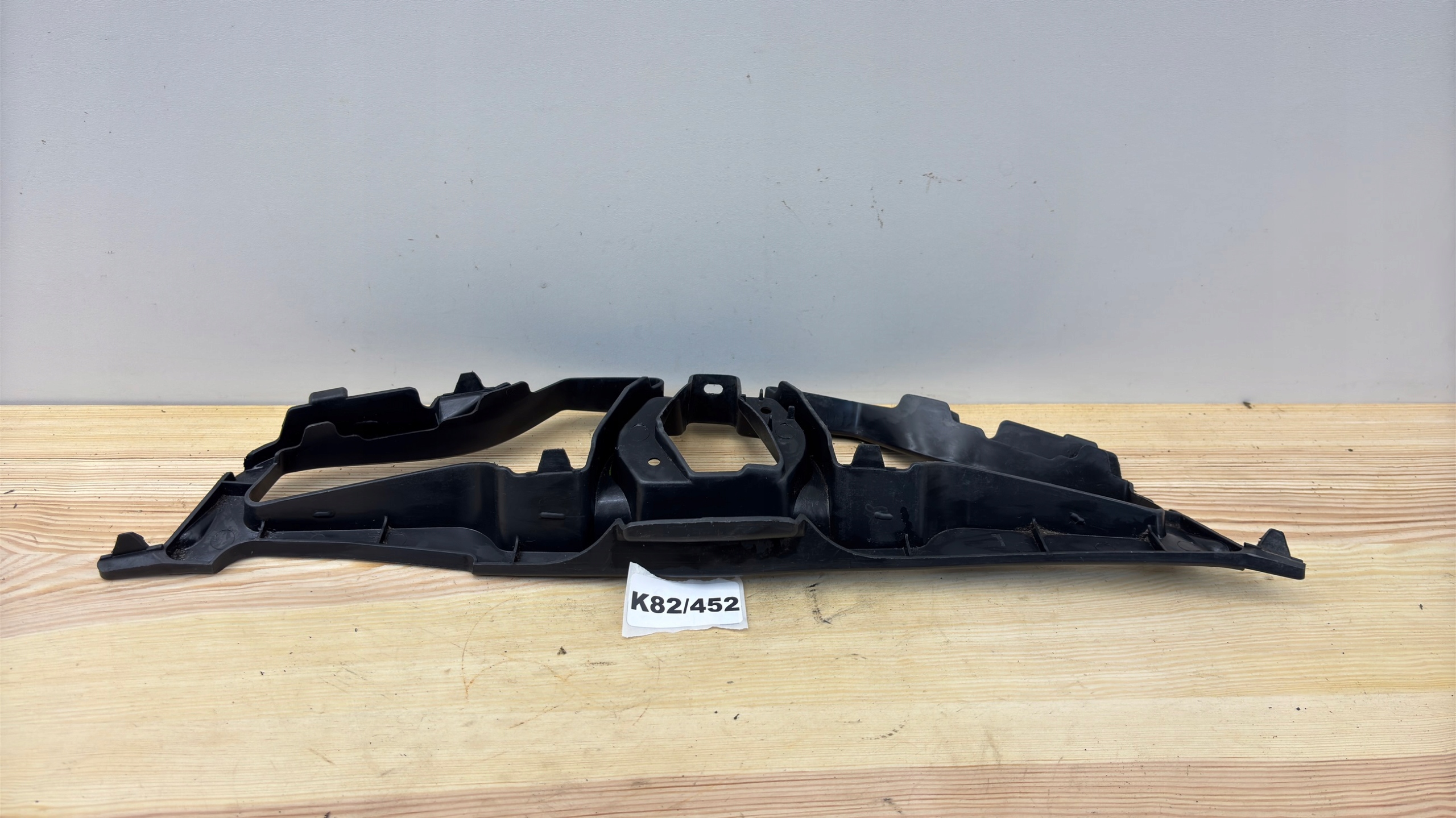RENAULT CLIO 4 IV console pillar grille support 628101467R K82/452