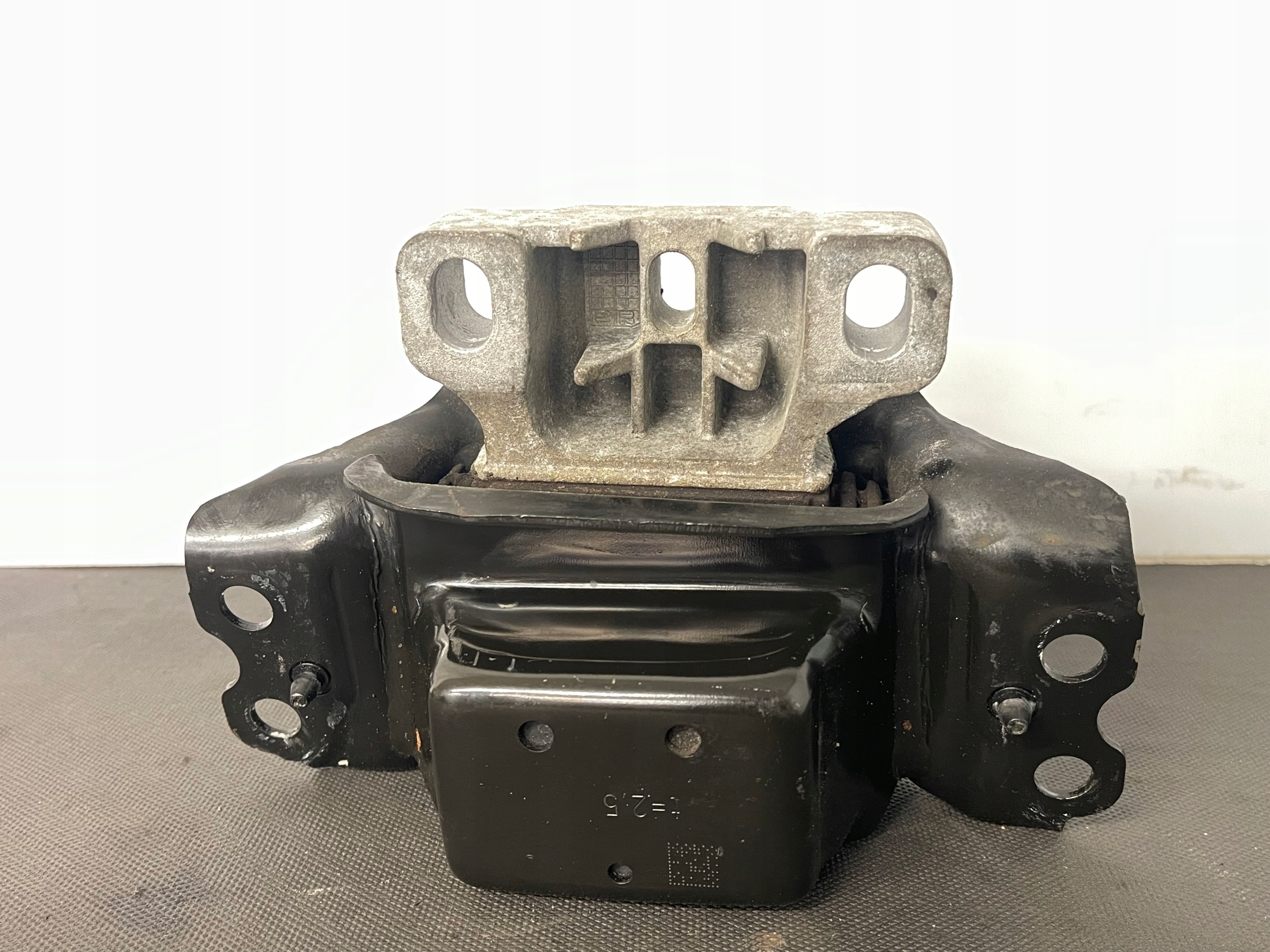VW TOURAN III 5TA TDI gearbox mounting 5QA199555B