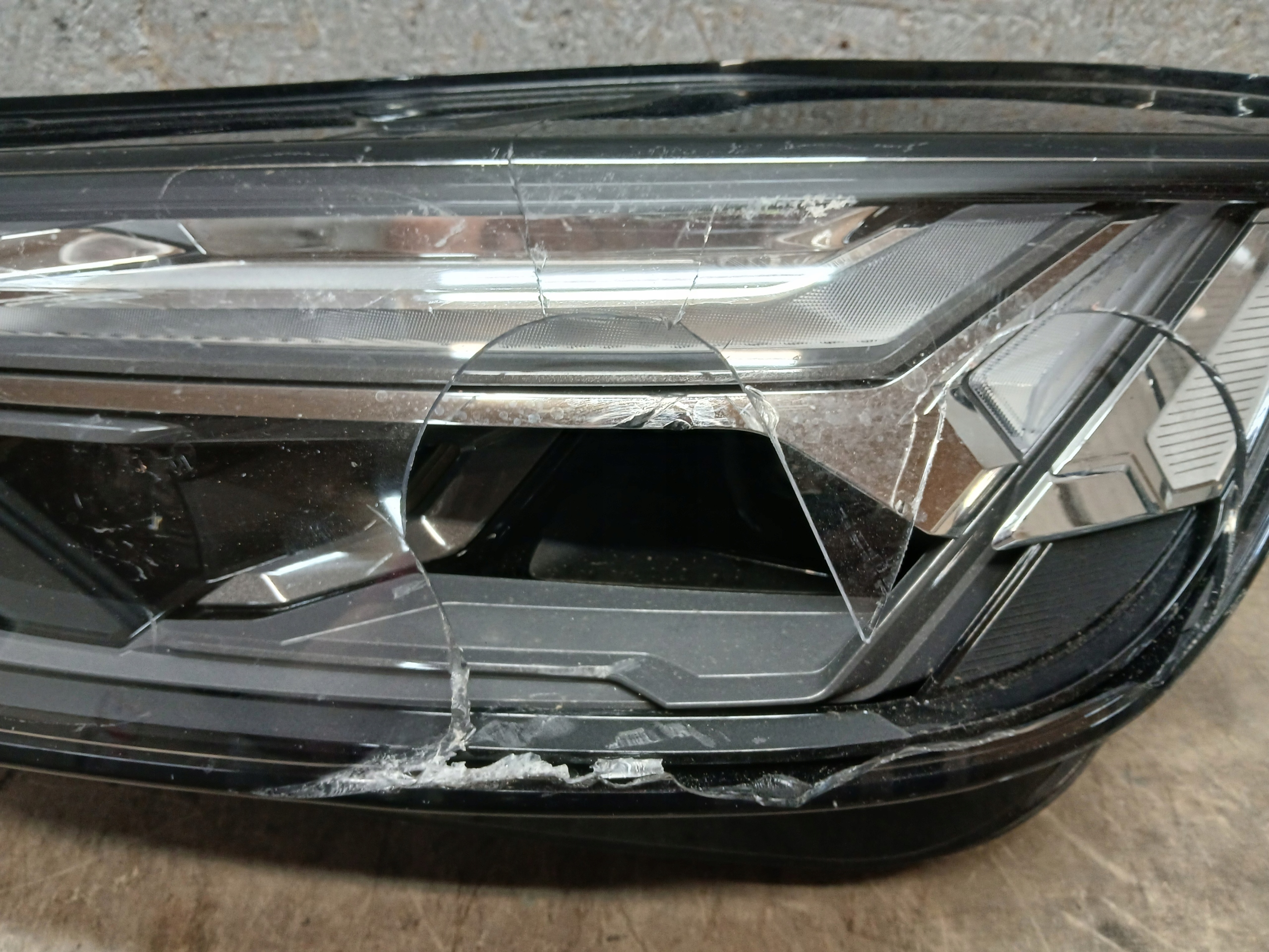 light front left AUDI Q5 80A LIFT FULL LED 80A941035E