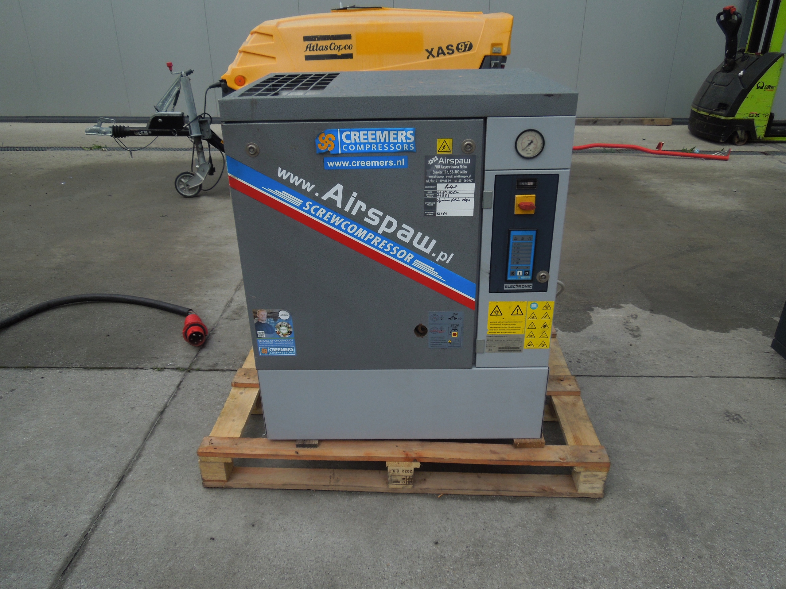 KOMPRESOR ŚRUBOWY CREEMERS 15kw 2010r