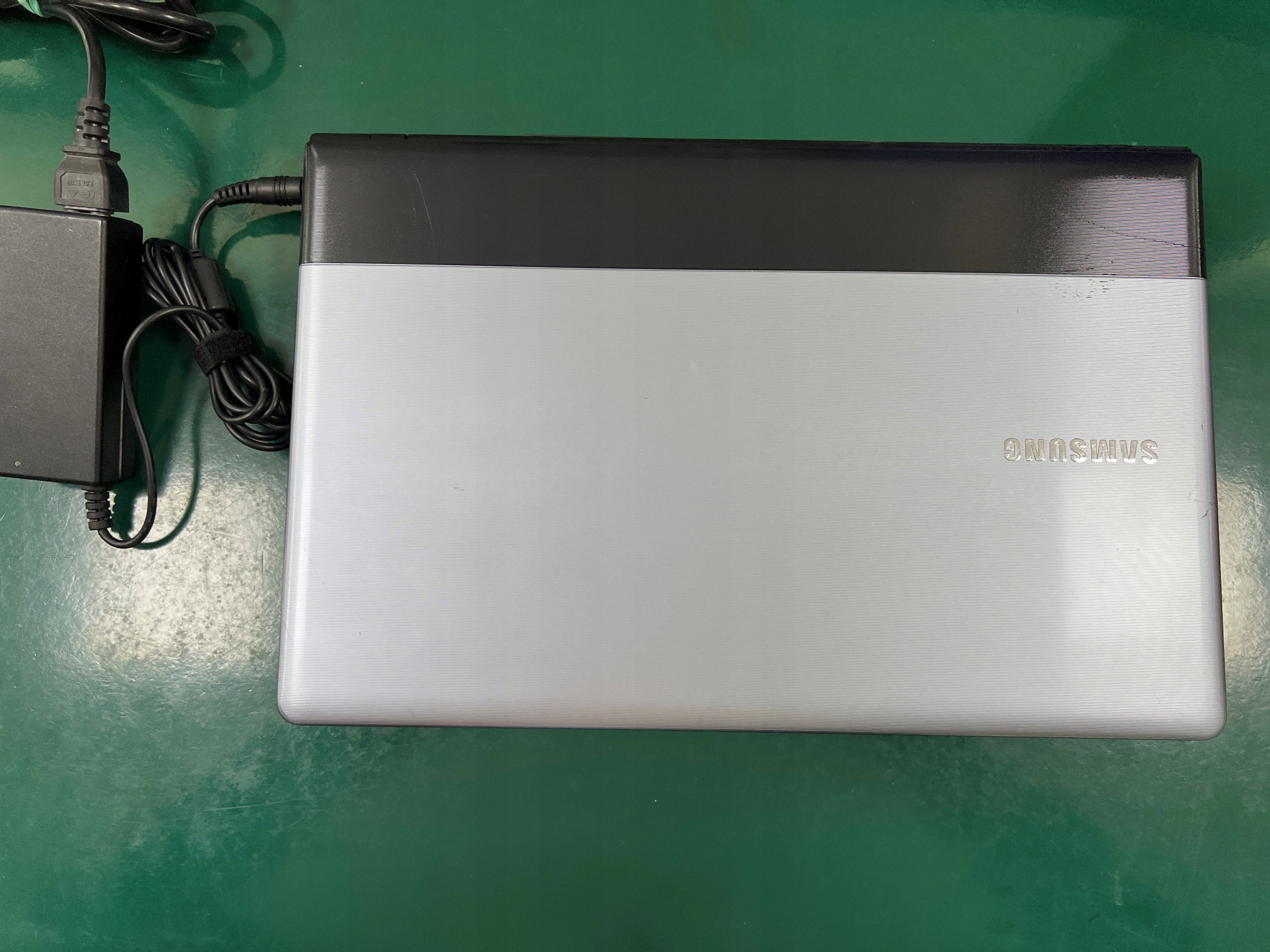 SAMSUNG NP3530EA-A02DX I3 2ND GEN 15,6 6144 (DDR3) 500GB DVDRW WIFI KAM