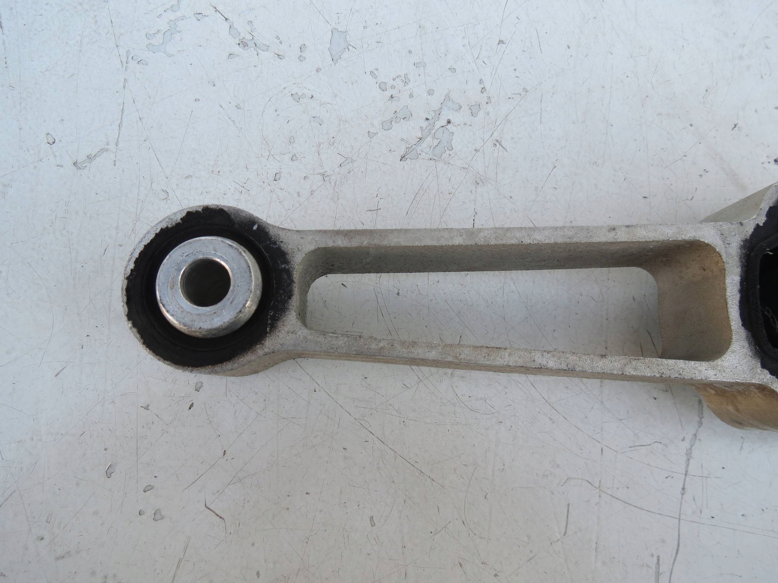 engine mount VOLVO V60
