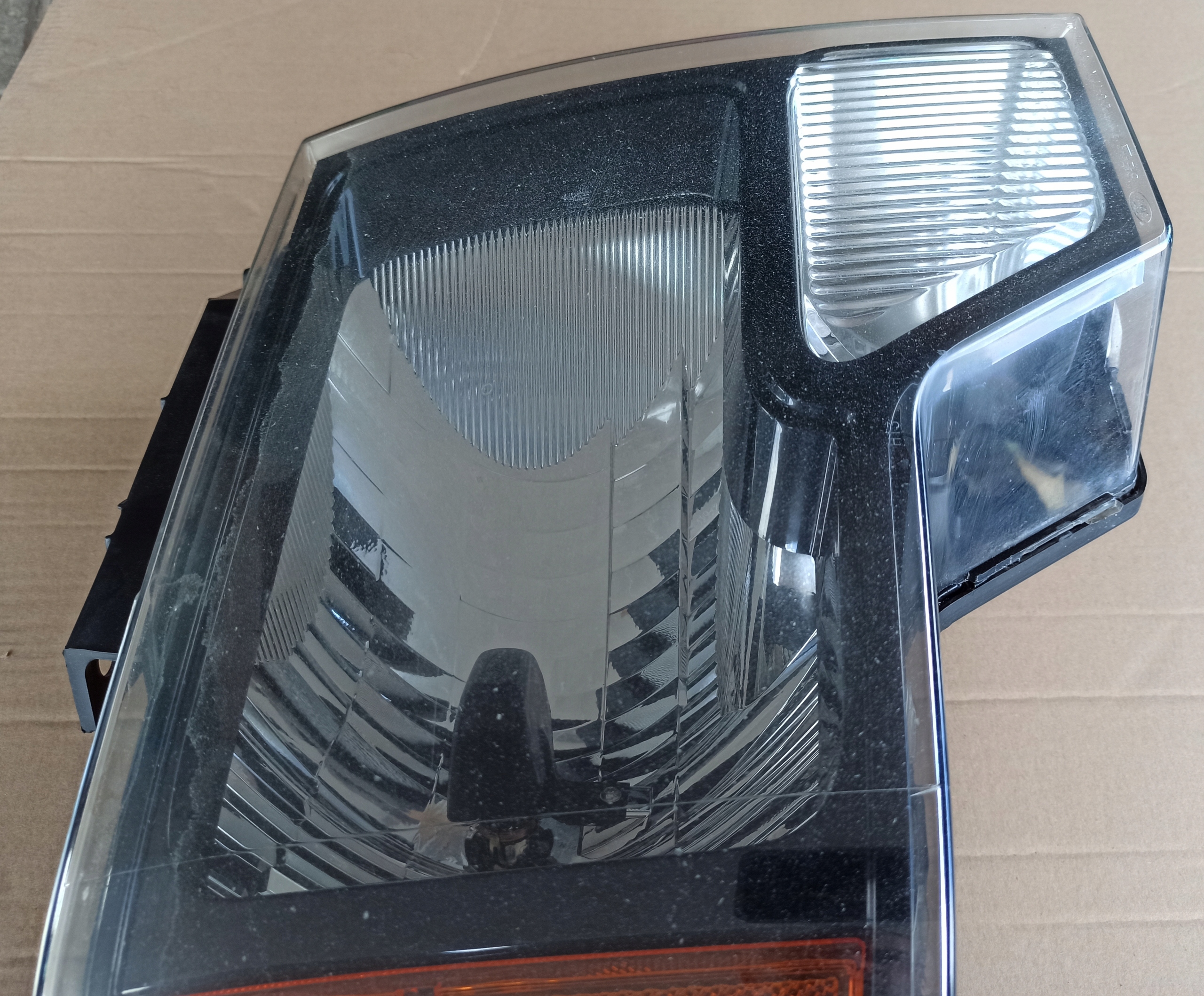 light right front reflektor black the centre Ford F150 2009-2014