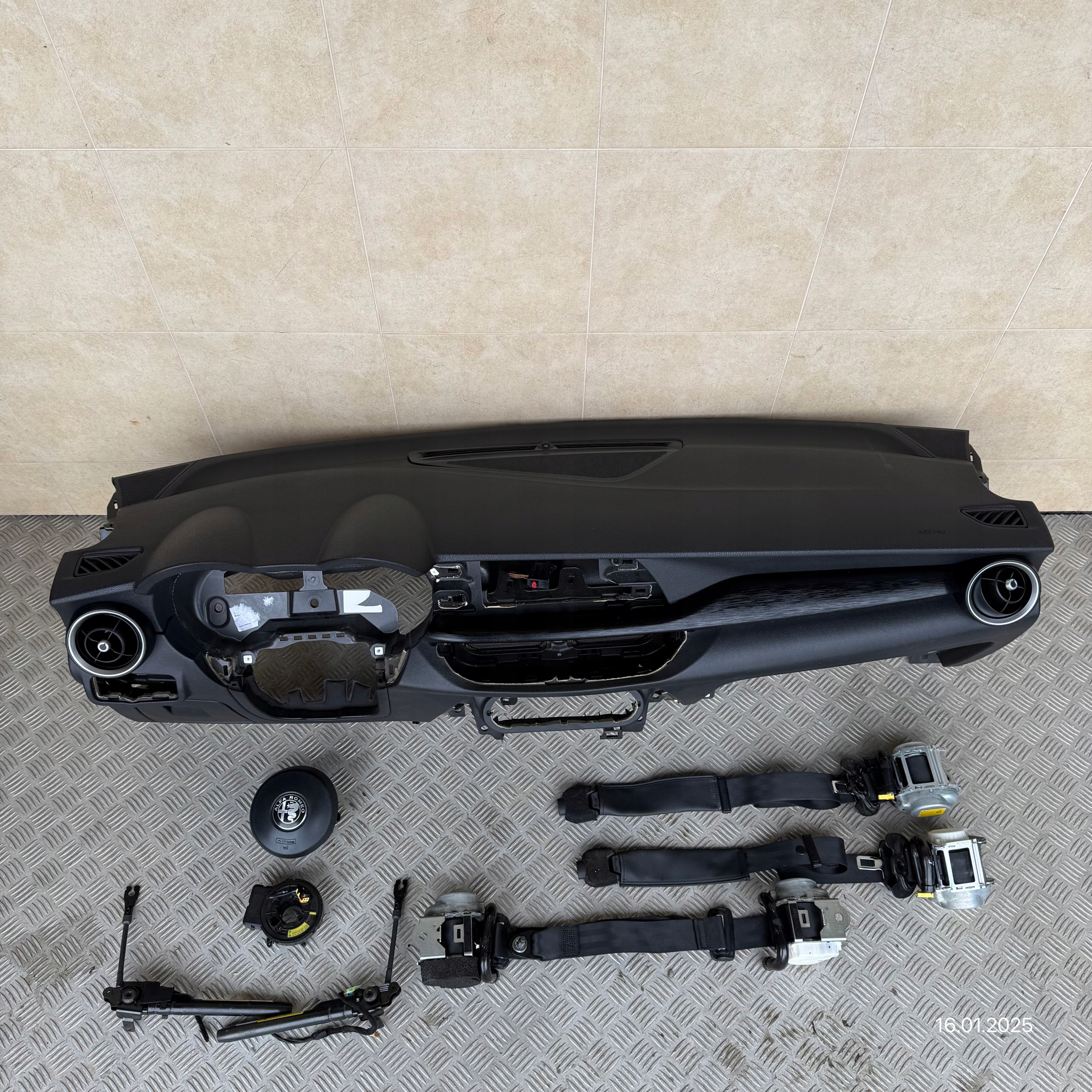 dashboard complete airbag console tension belts cockpit ALFA ROMEO STELVIO 2017 year