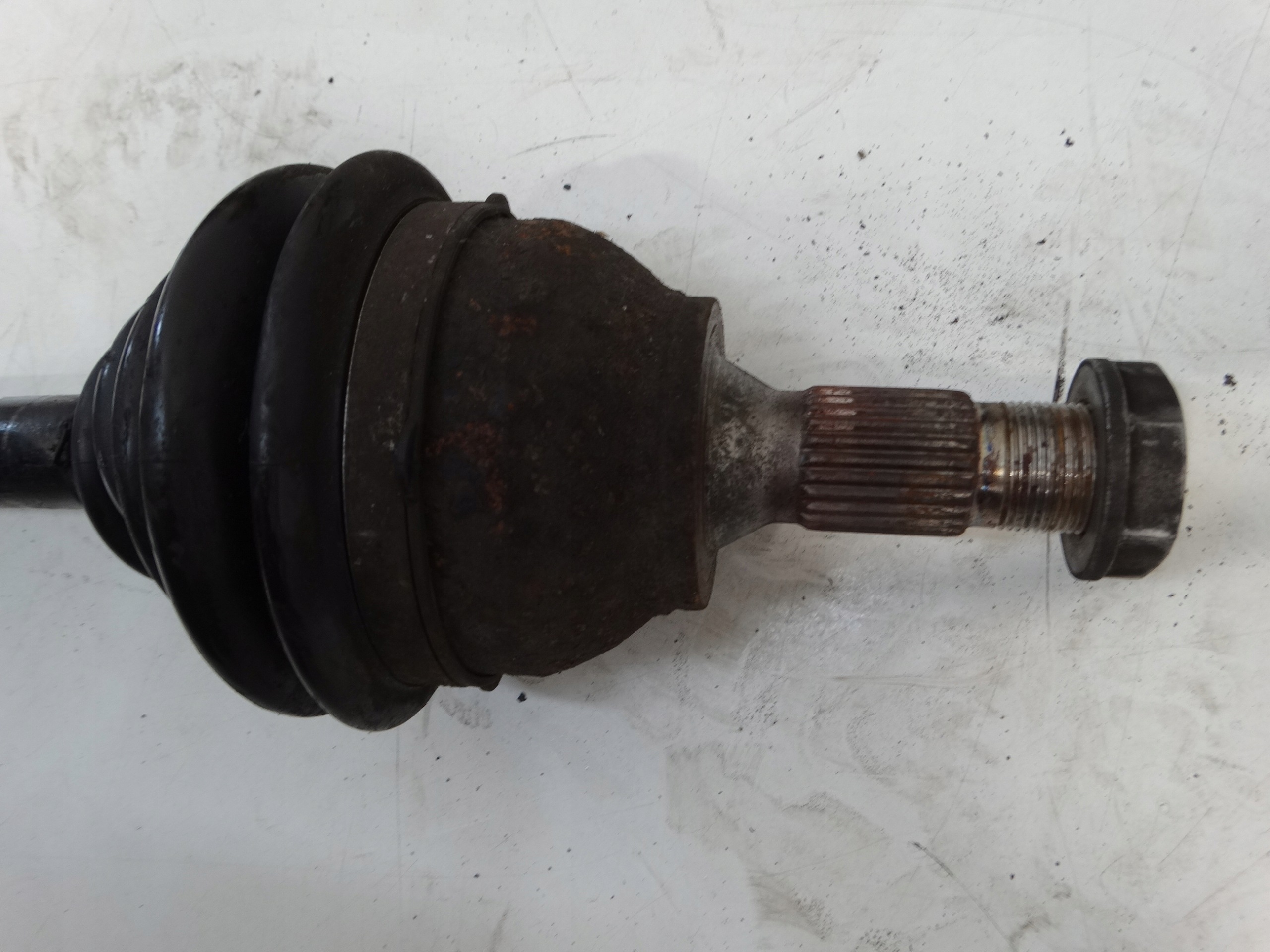 semi-axis front left short. CITROEN C4 CACTUS 1.6 BLUEHDI 9806459180