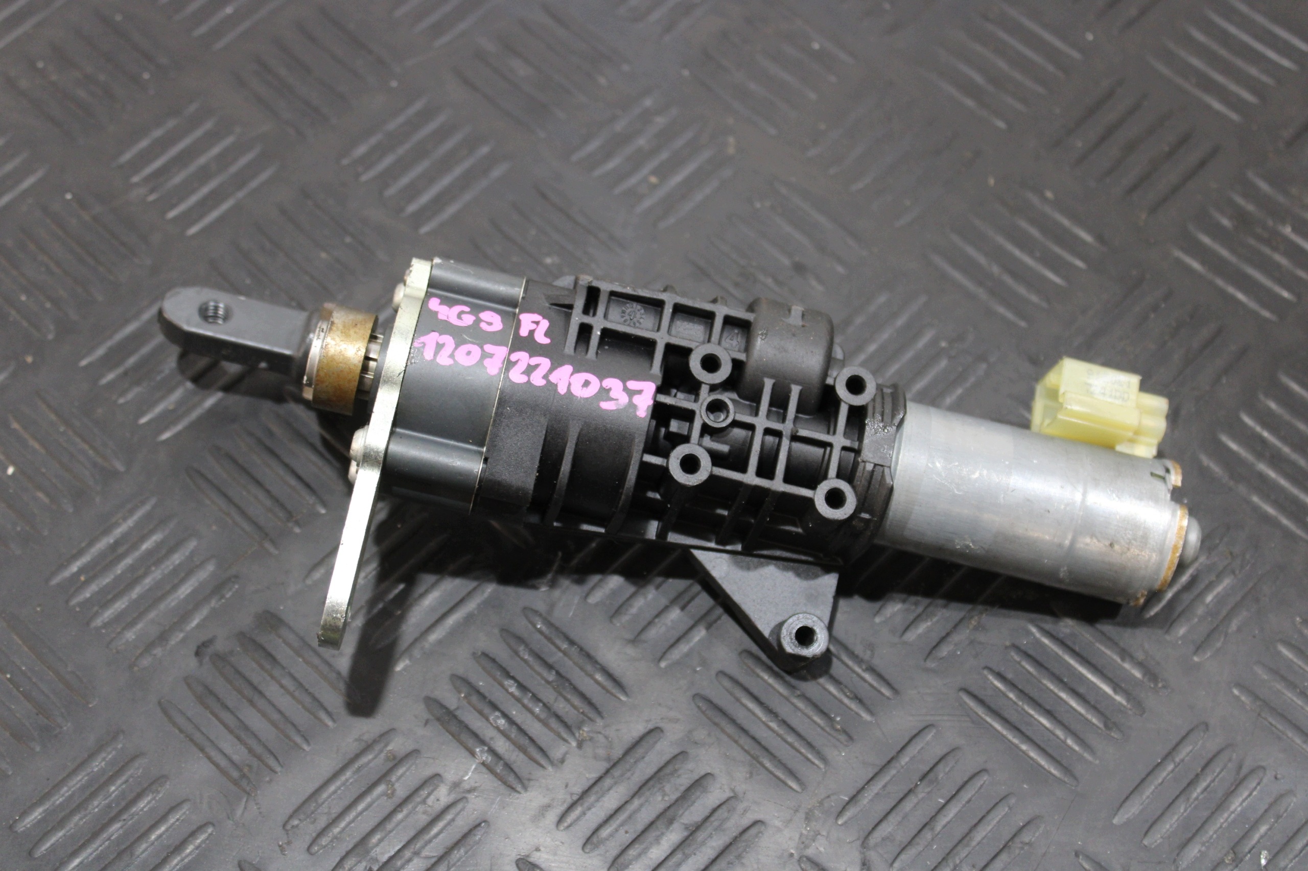 damper bonnet right 4G9827852E AUDI A6 C7 4G0 4G9 LIFT