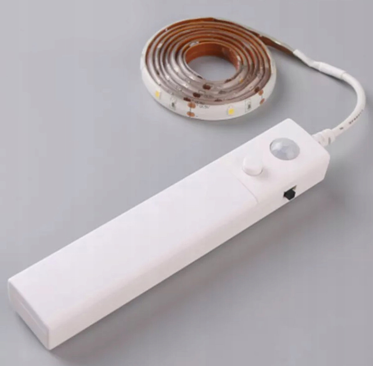 ZD94 TAŚMA LED SENSOR RUCHU 4x BATERIE BIAŁA 2M Marka Aptel