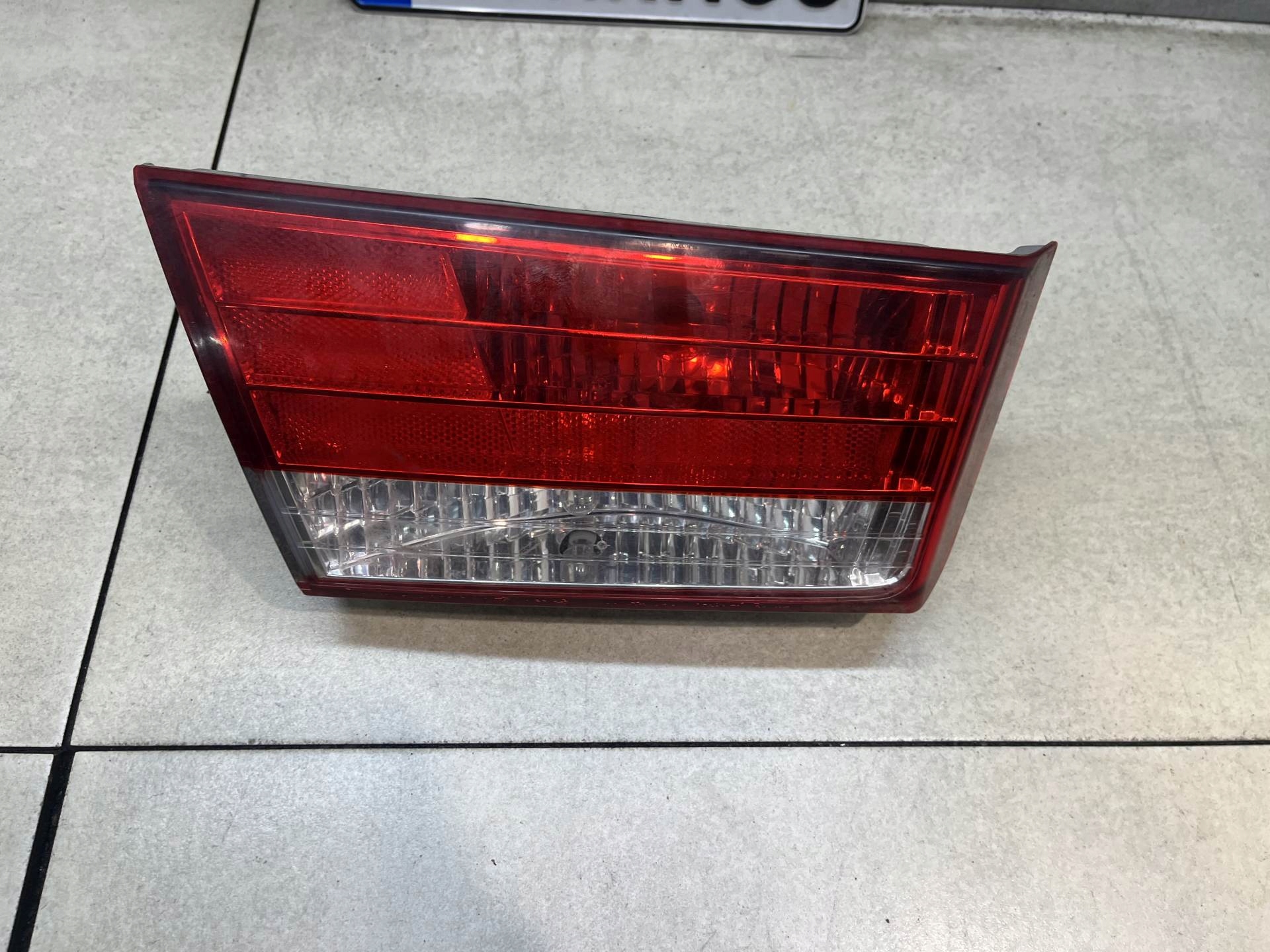 фонарь левый Hyundai SONATA IV V6 3.3