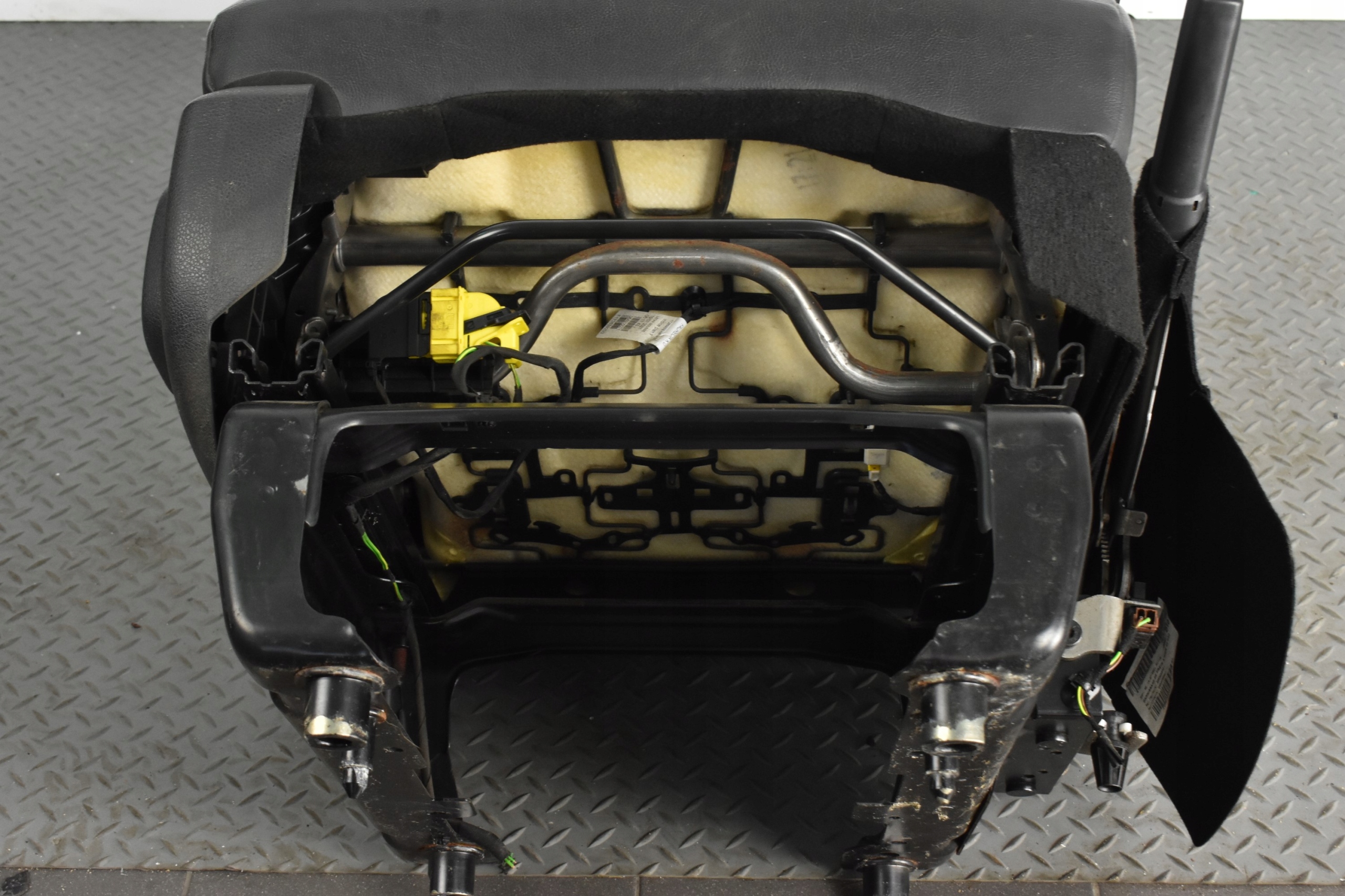 FOTEL PRAWY VIVARO C EXPERT III JUMPY III PROACE II Jakość części (zgodnie z GVO) Q - oryginał z logo producenta części (OEM, OES)